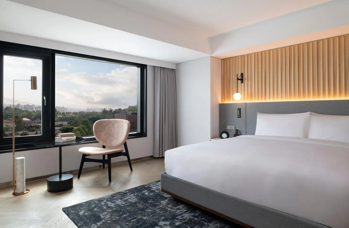 Bedroom, Bed in Mondrian Seoul Itaewon