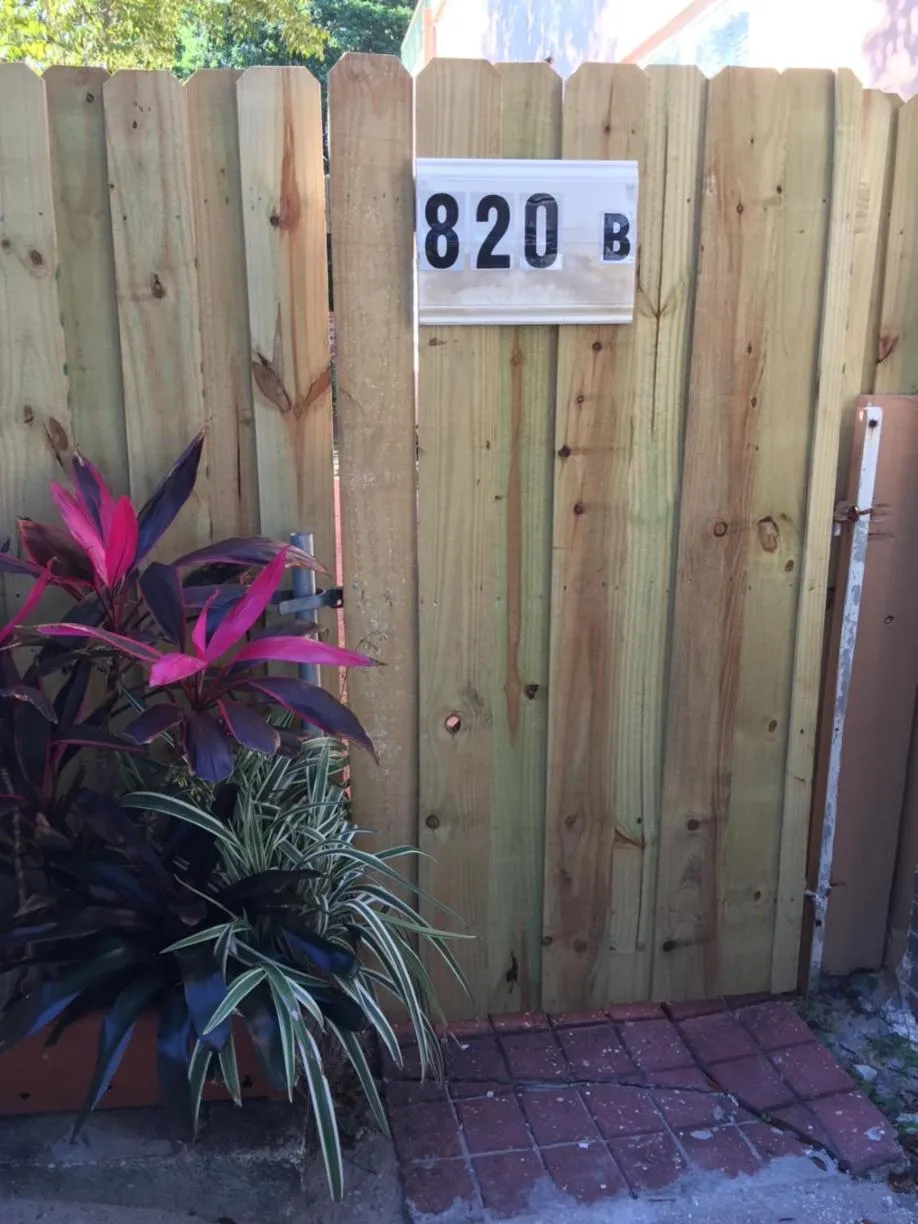 Facade/entrance in Mermaid's Cottage