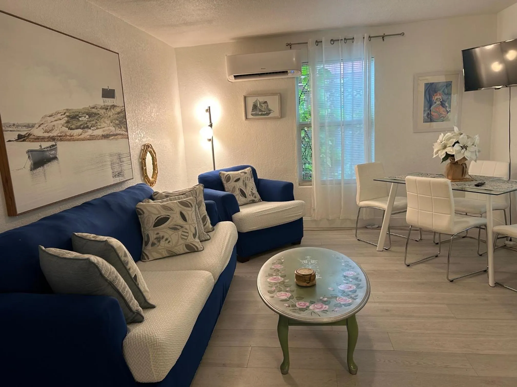 TV and multimedia in Mermaid's Cottage