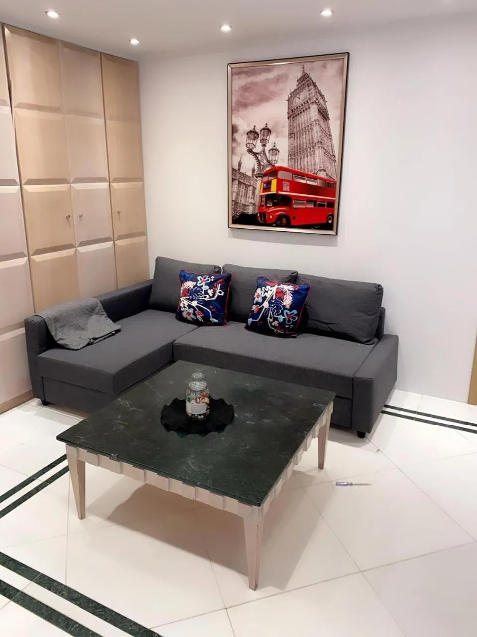 Living room in Larnaca Seaview Rooms