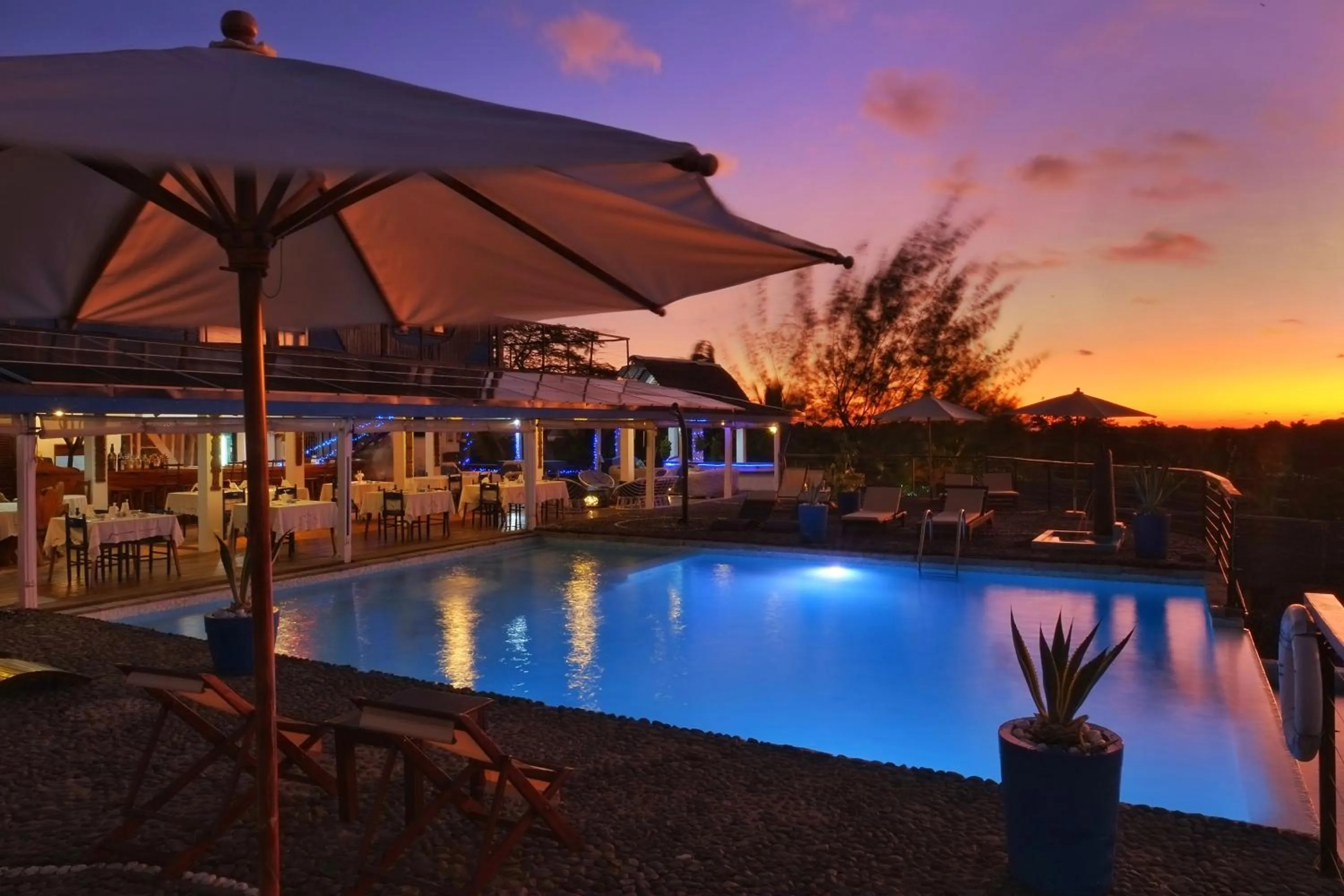 Restaurant/places to eat in Le Grand Bleu