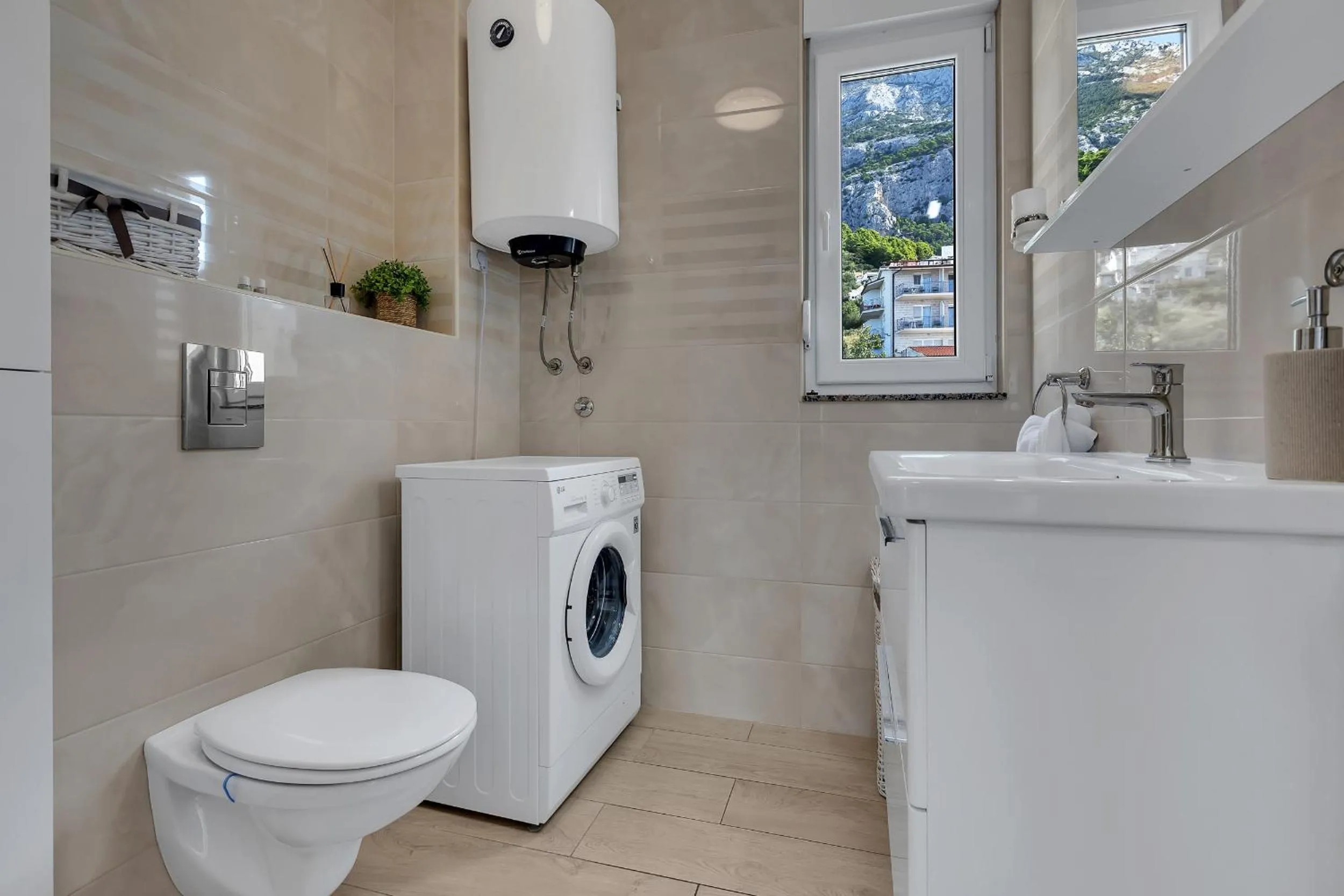 Toilet in Sea View Apartments Dammi with free parking