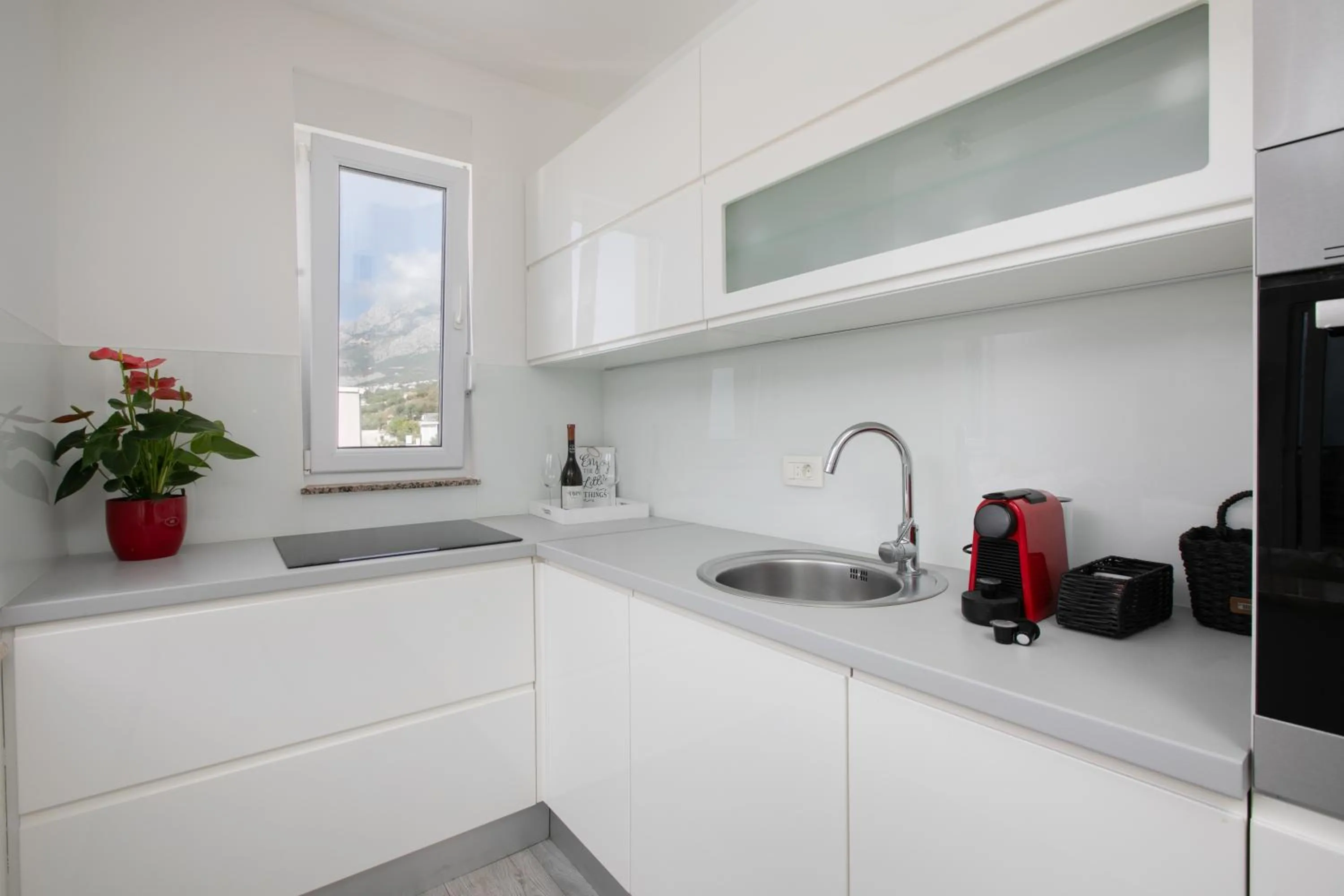 kitchen in Sea View Apartments Dammi with free parking