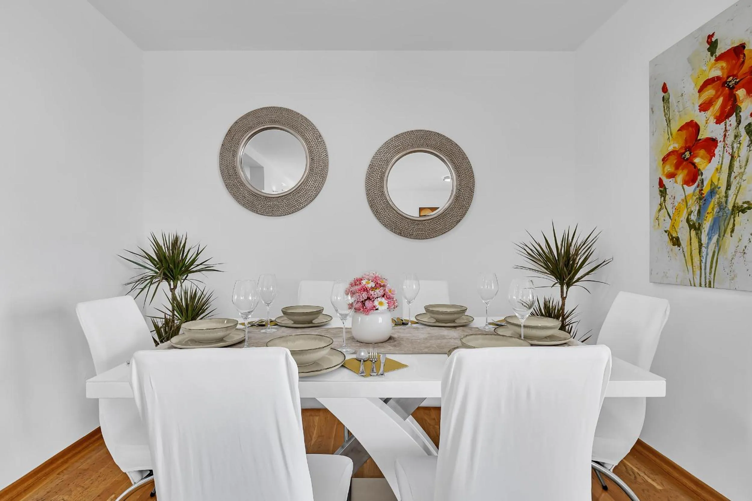 Decorative detail in Sea View Apartments Dammi with free parking
