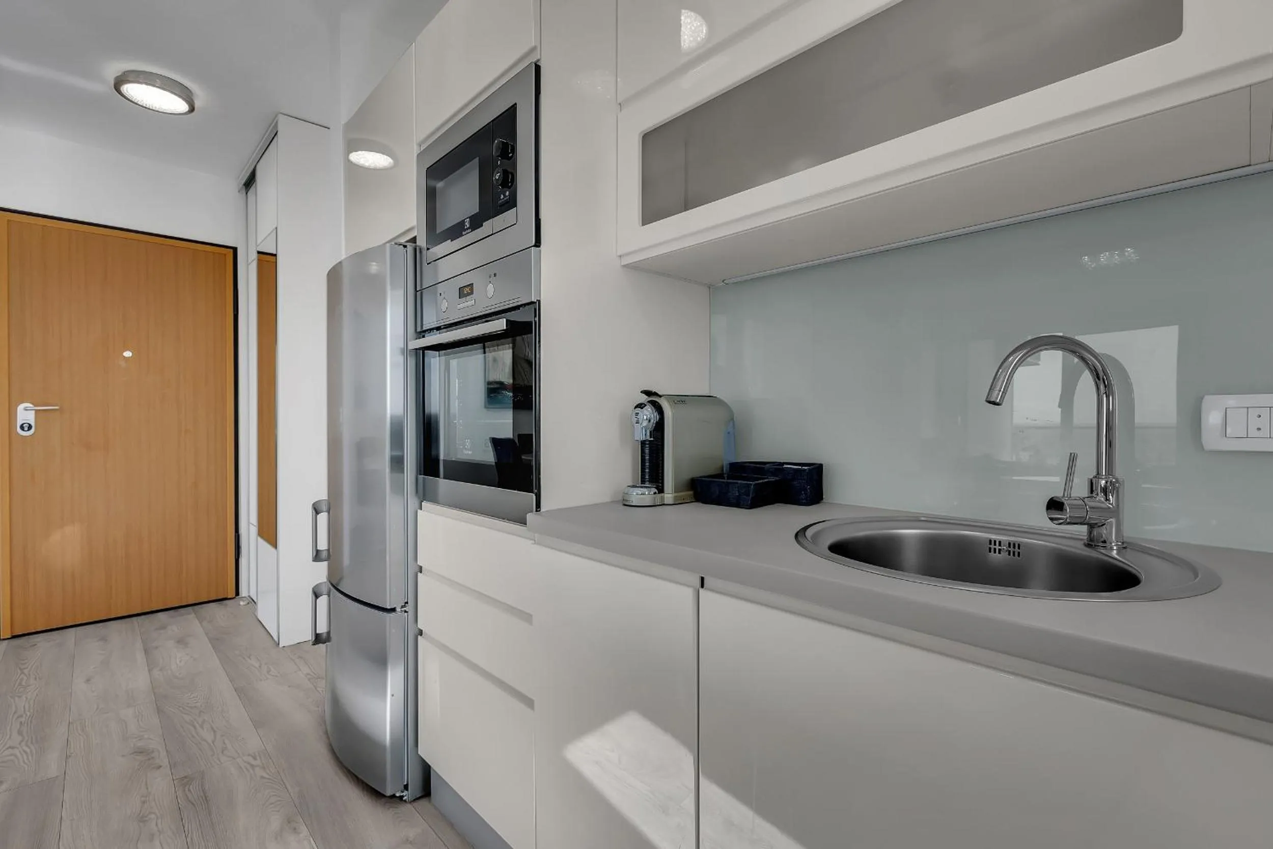 kitchen in Sea View Apartments Dammi with free parking