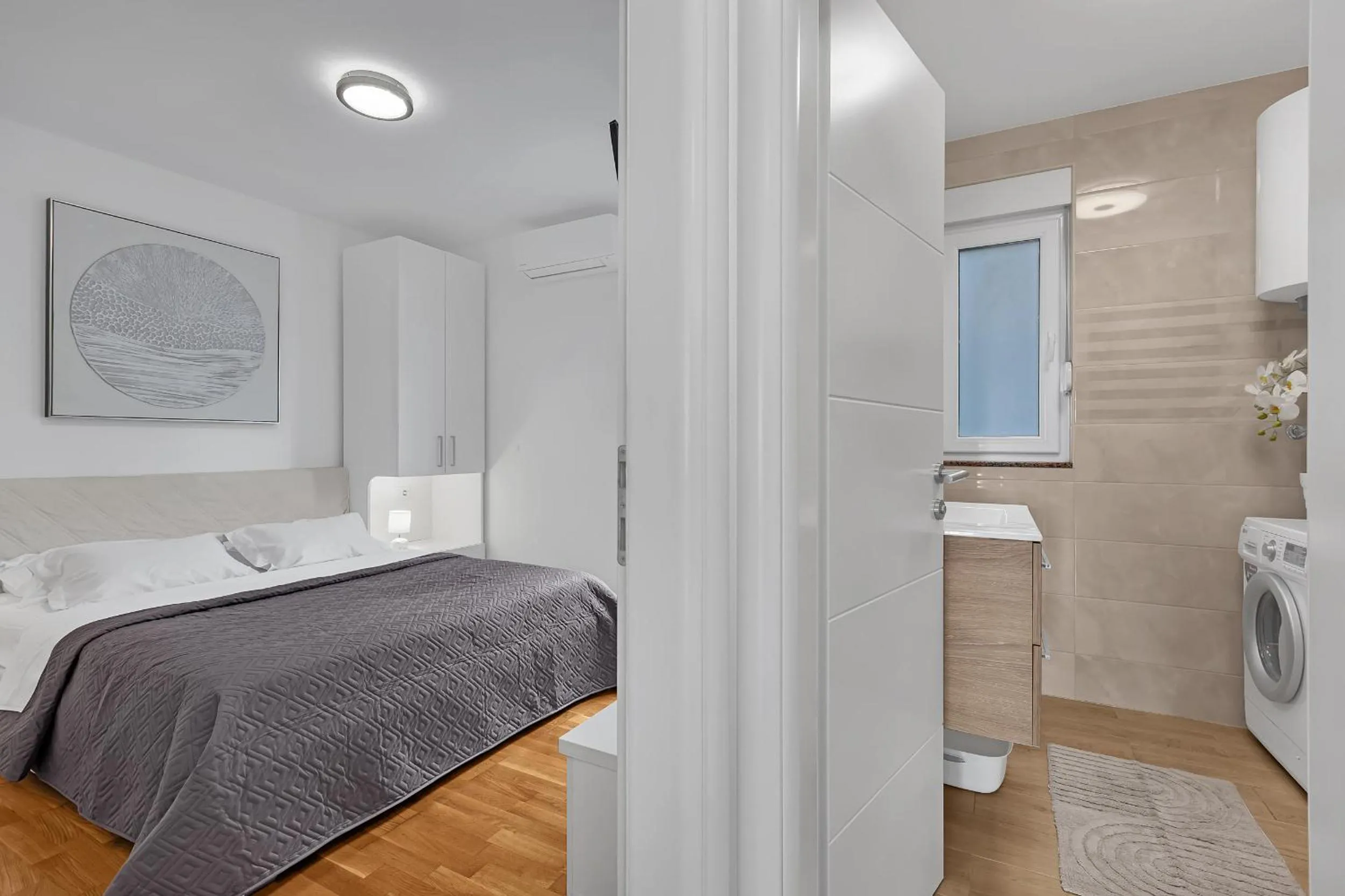 Toilet, Bed in Sea View Apartments Dammi with free parking