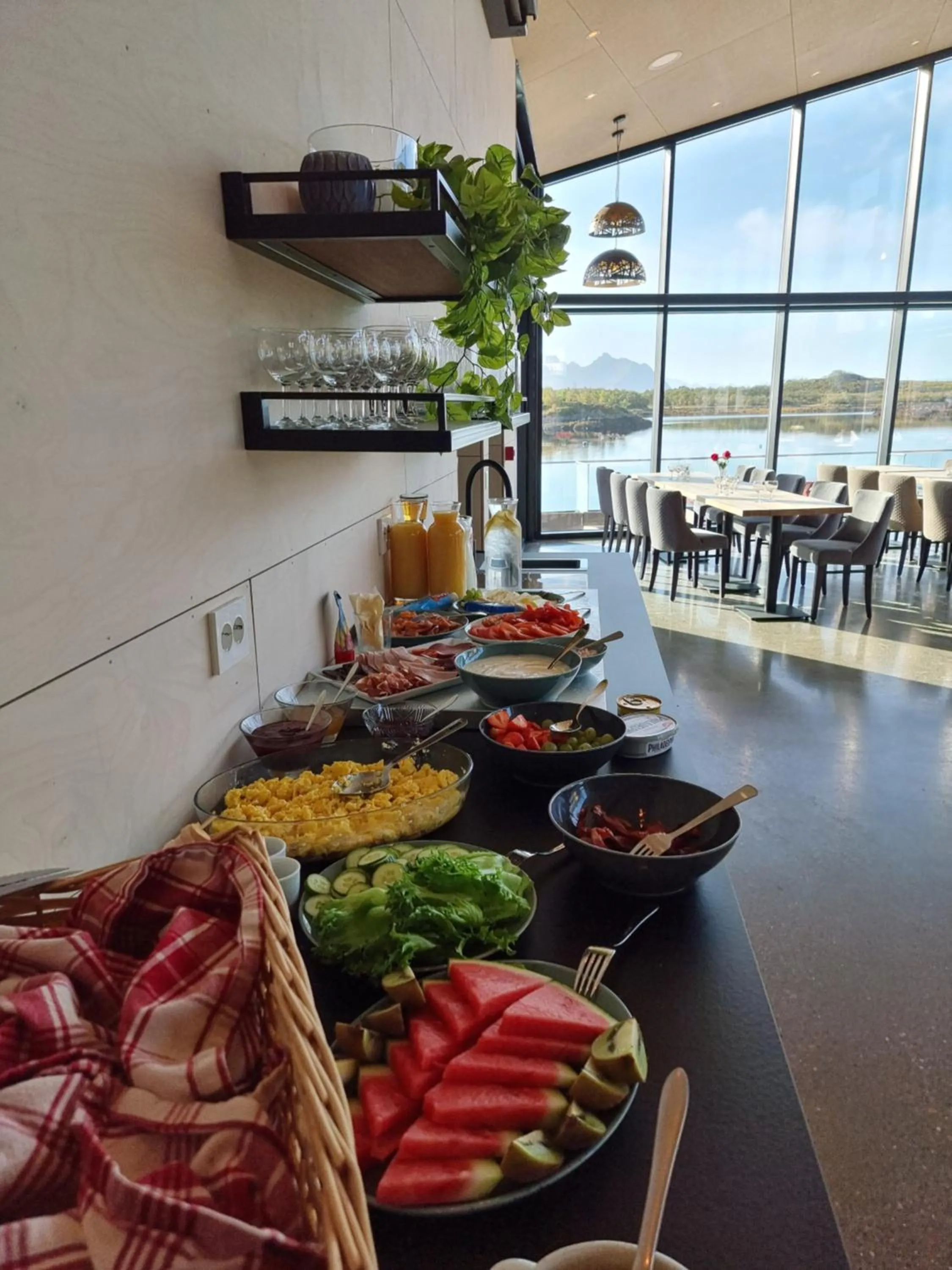 Buffet breakfast in Ringstad Resort