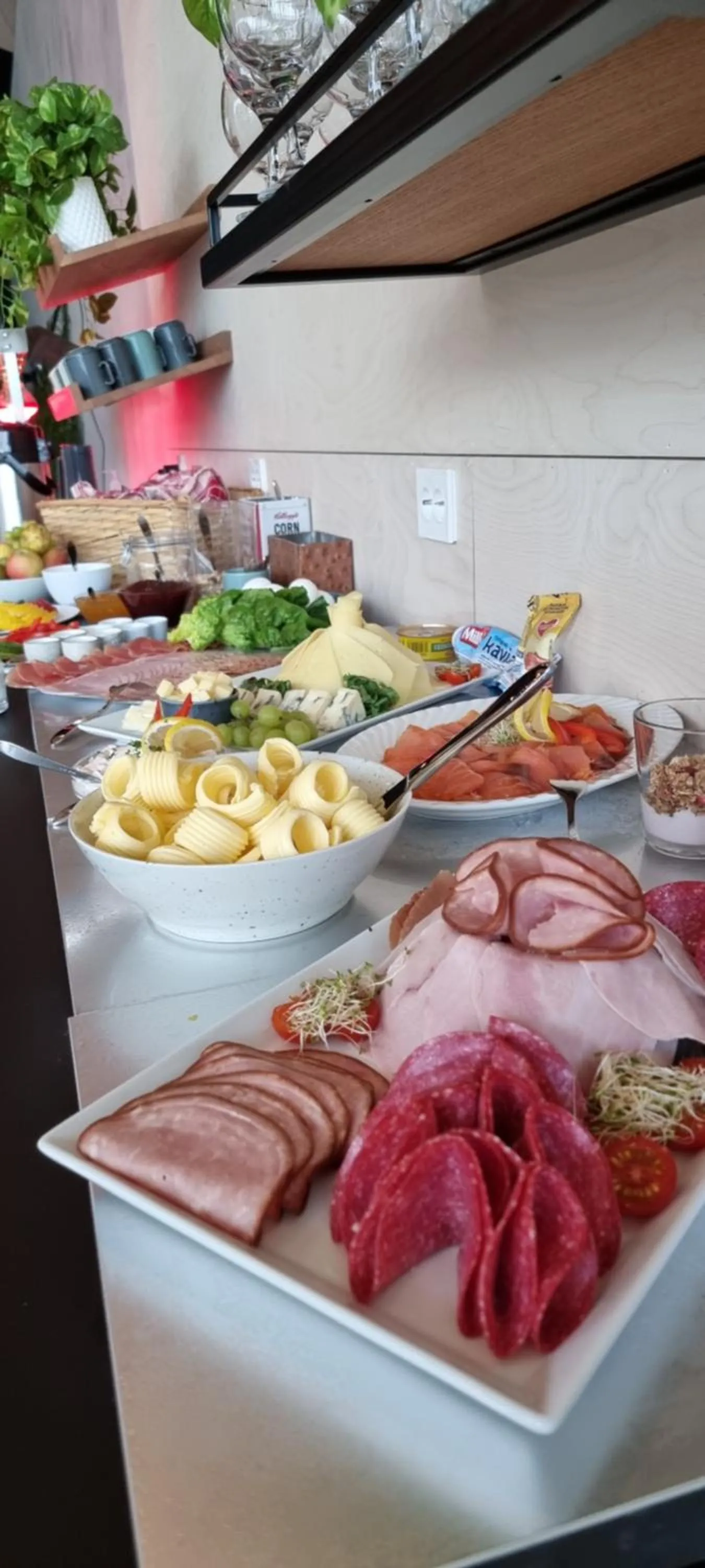 Buffet breakfast in Ringstad Resort