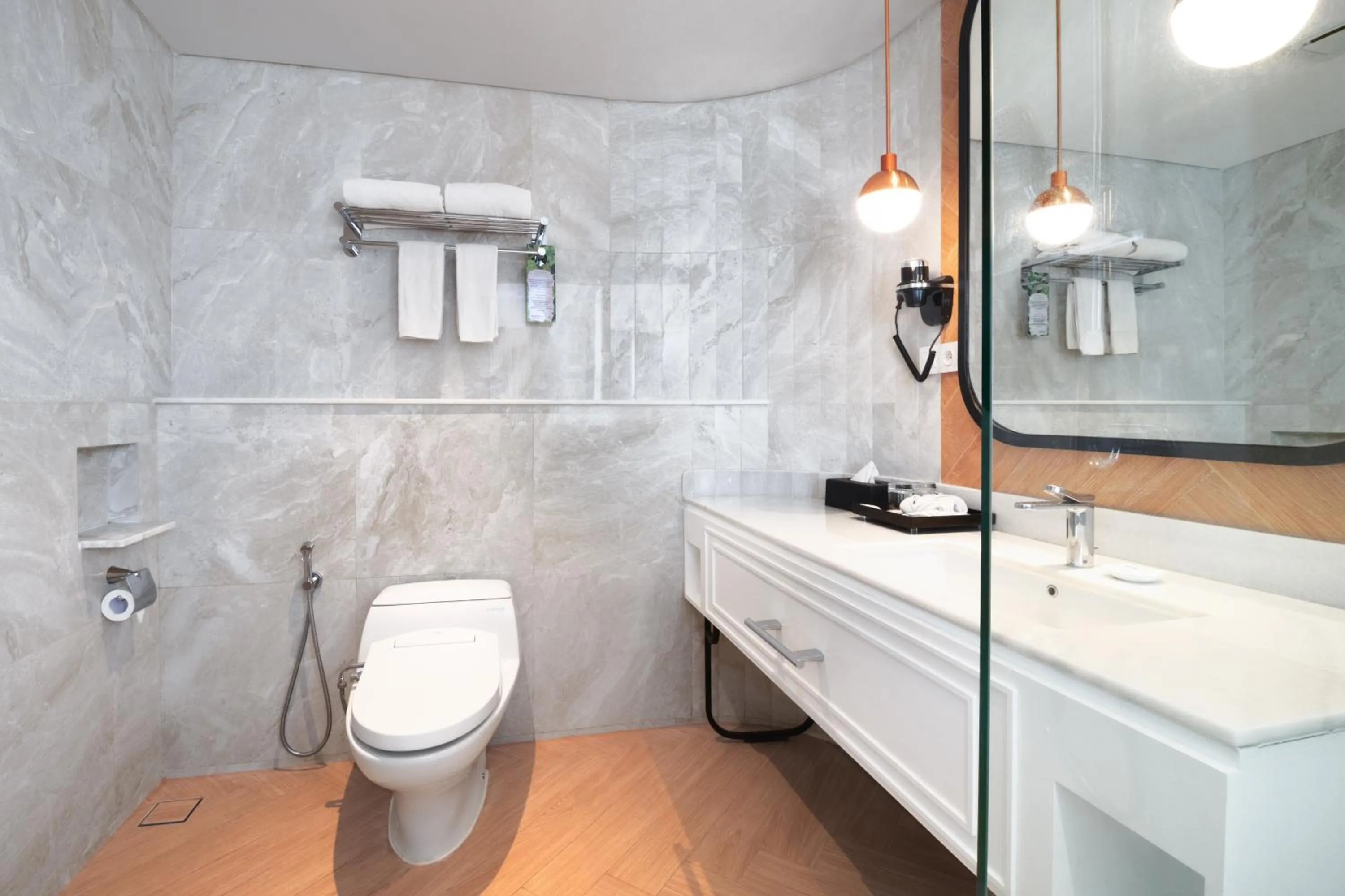 Toilet in Luwansa Hotel and Convention Center Manado