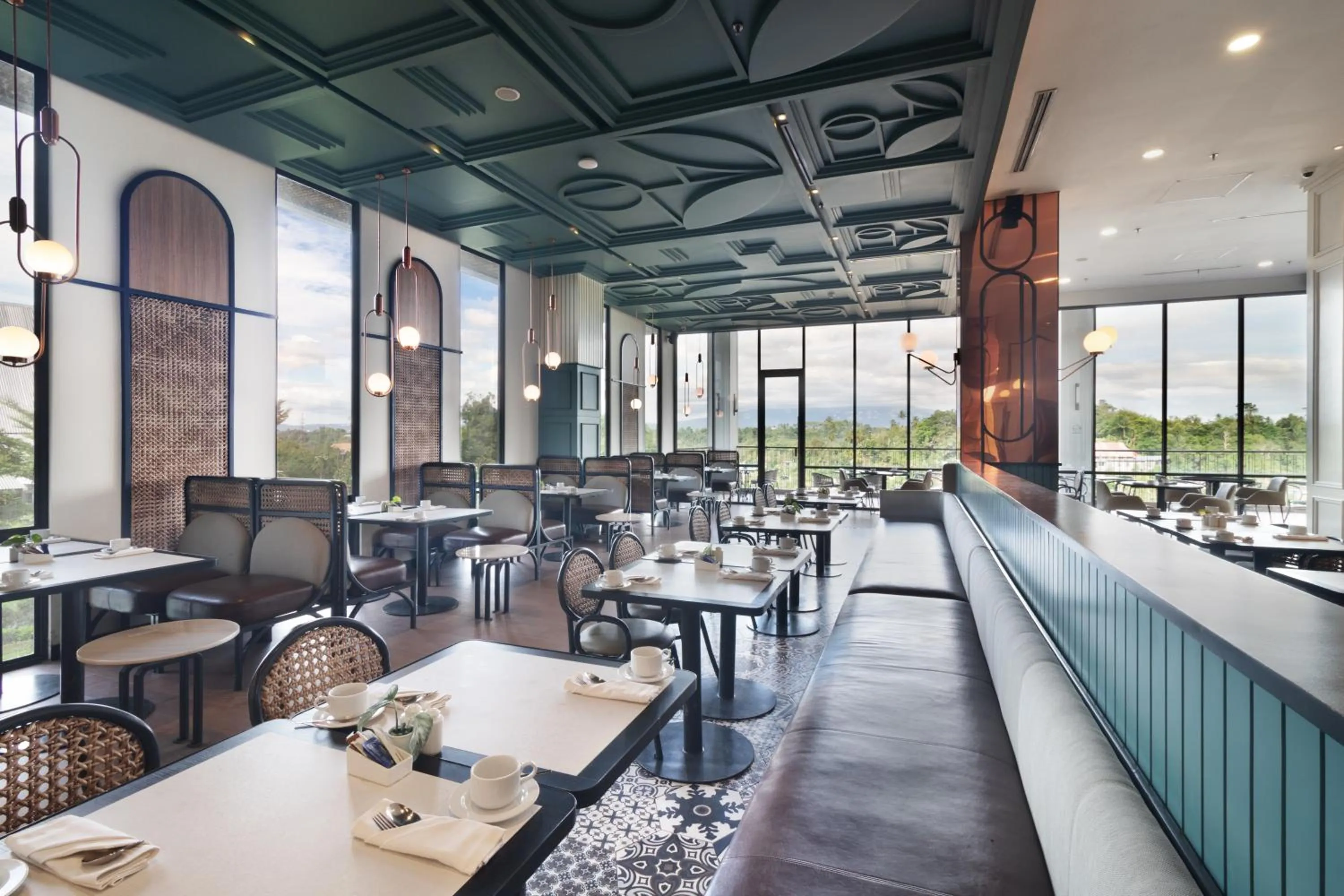 Restaurant/places to eat in Luwansa Hotel and Convention Center Manado