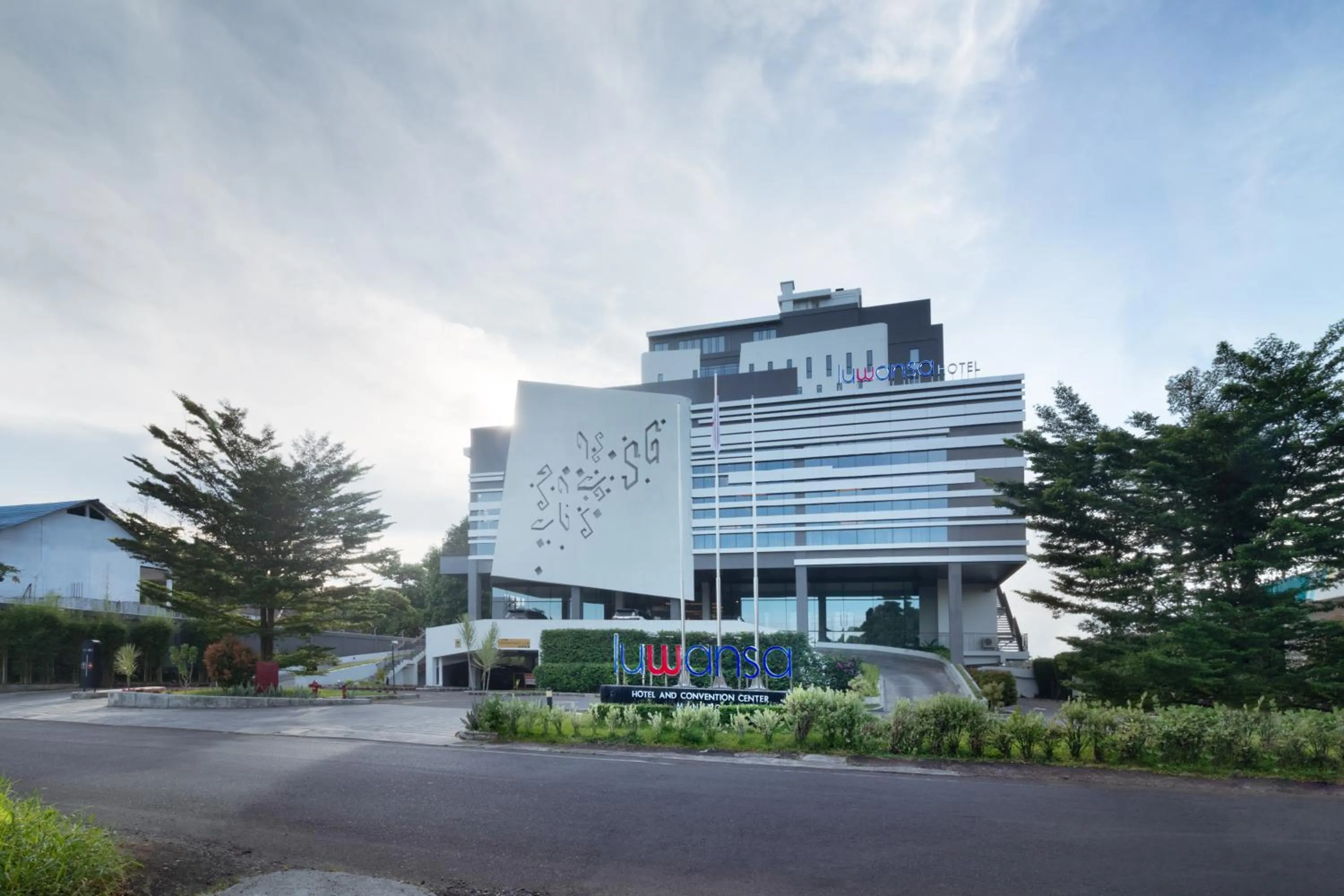 Facade/entrance in Luwansa Hotel and Convention Center Manado