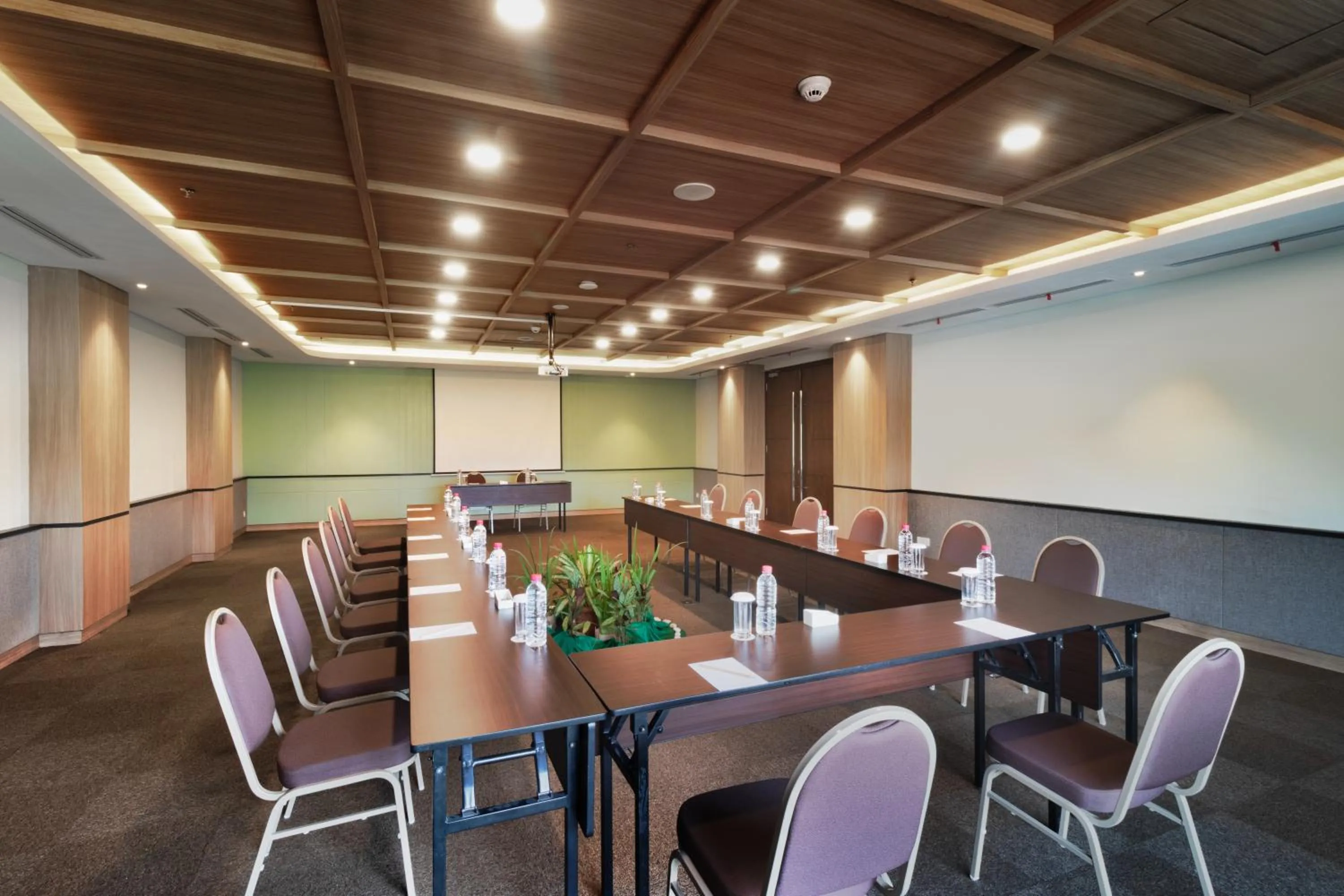 Meeting/conference room in Luwansa Hotel and Convention Center Manado