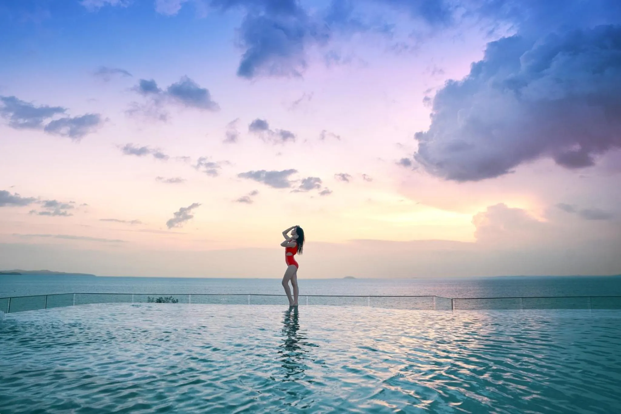 Pool view in Bayphere Hotel Pattaya JC