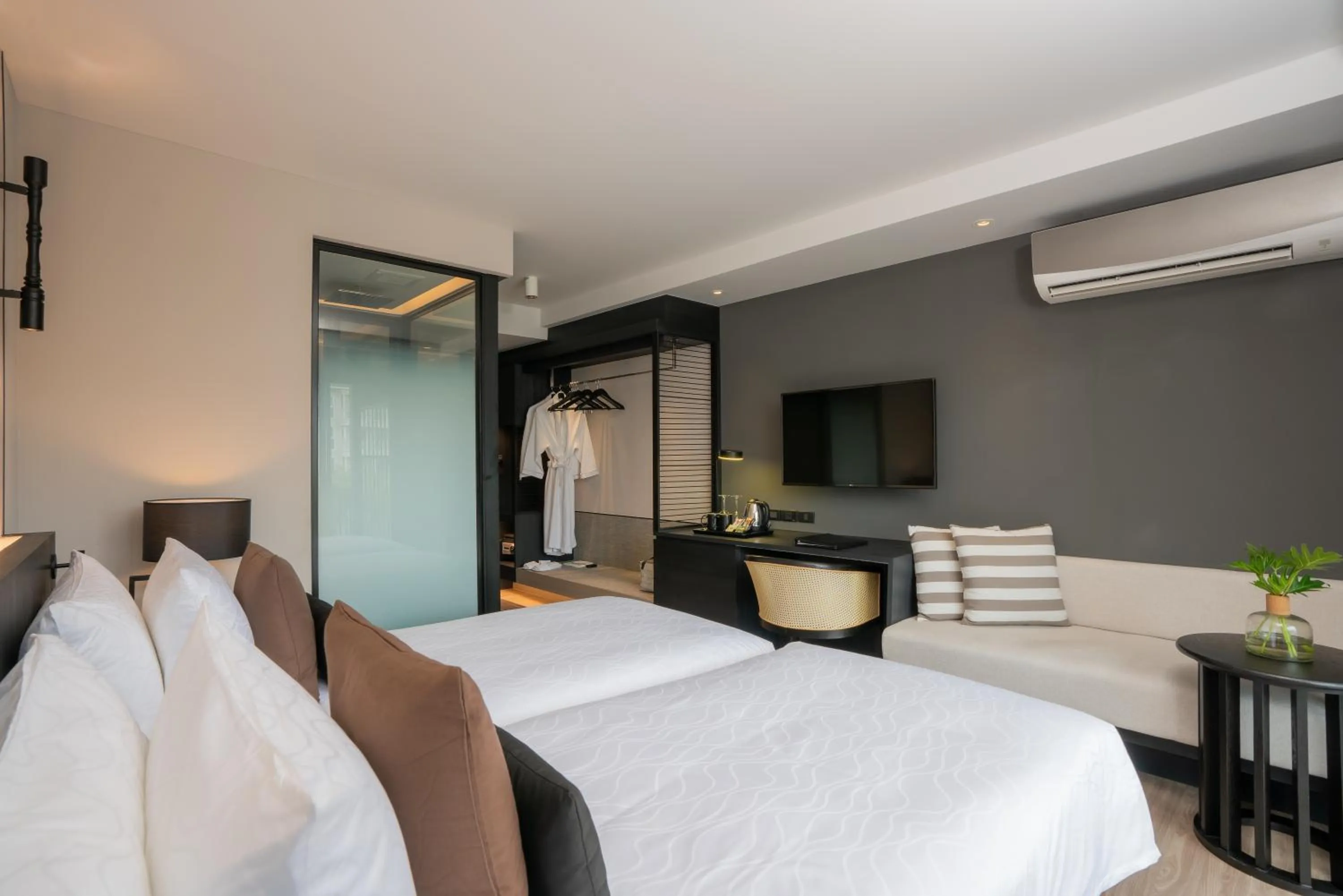 Bedroom, Bed in Bayphere Hotel Pattaya JC