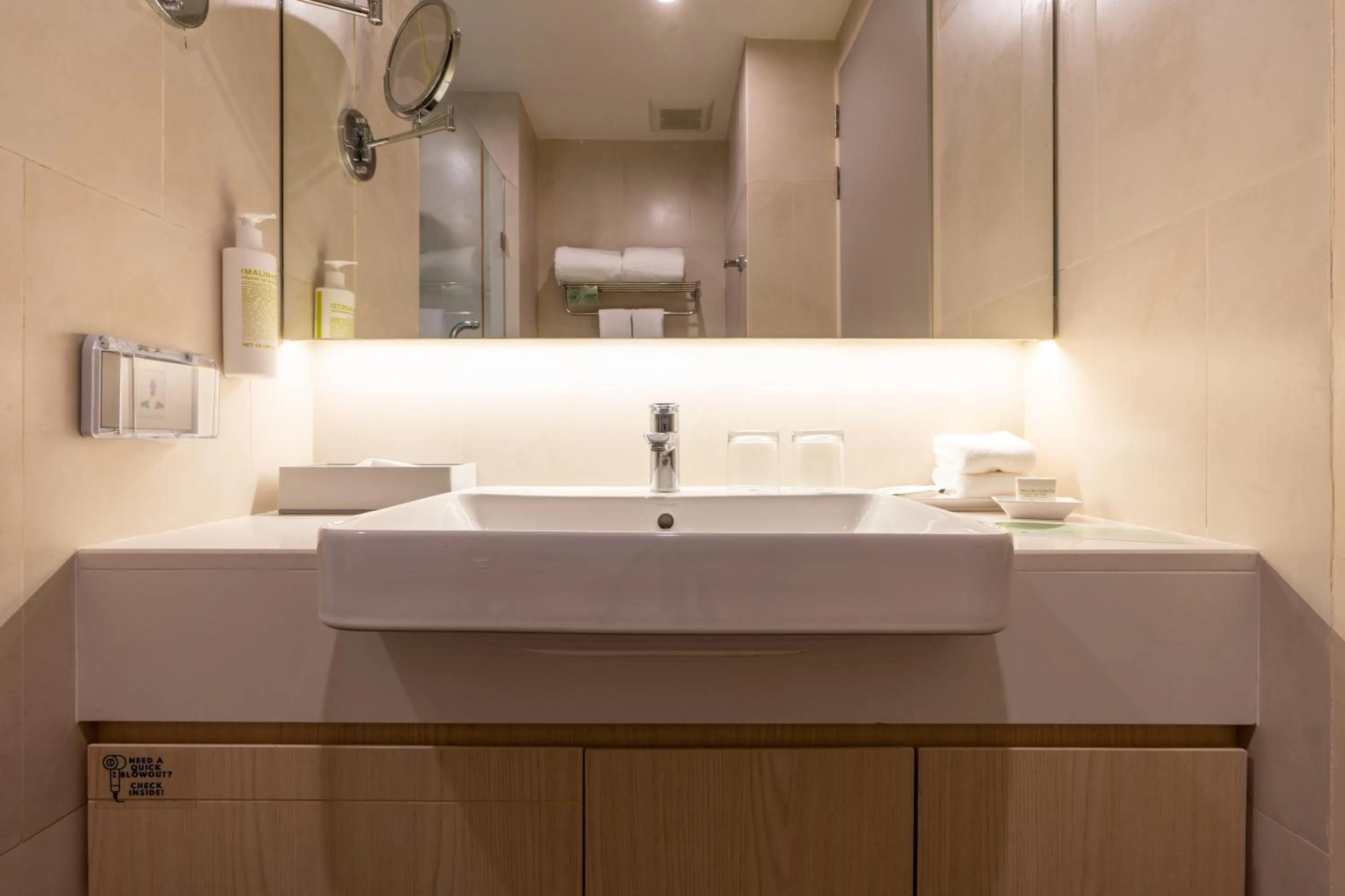 Bathroom in Bayphere Hotel Pattaya JC