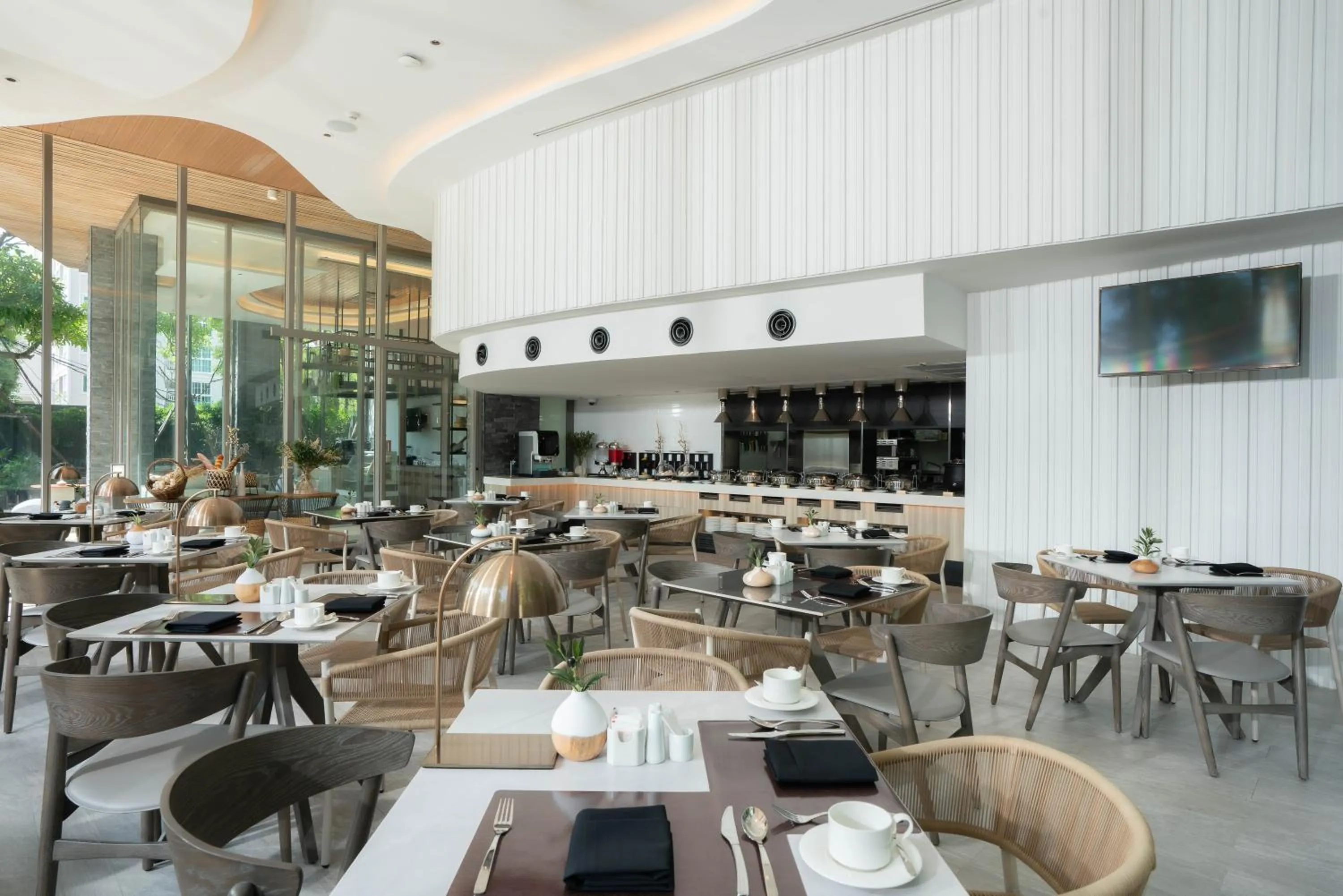 Restaurant/places to eat in Bayphere Hotel Pattaya JC