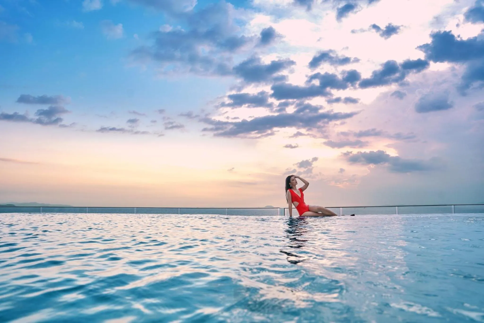Pool view in Bayphere Hotel Pattaya JC