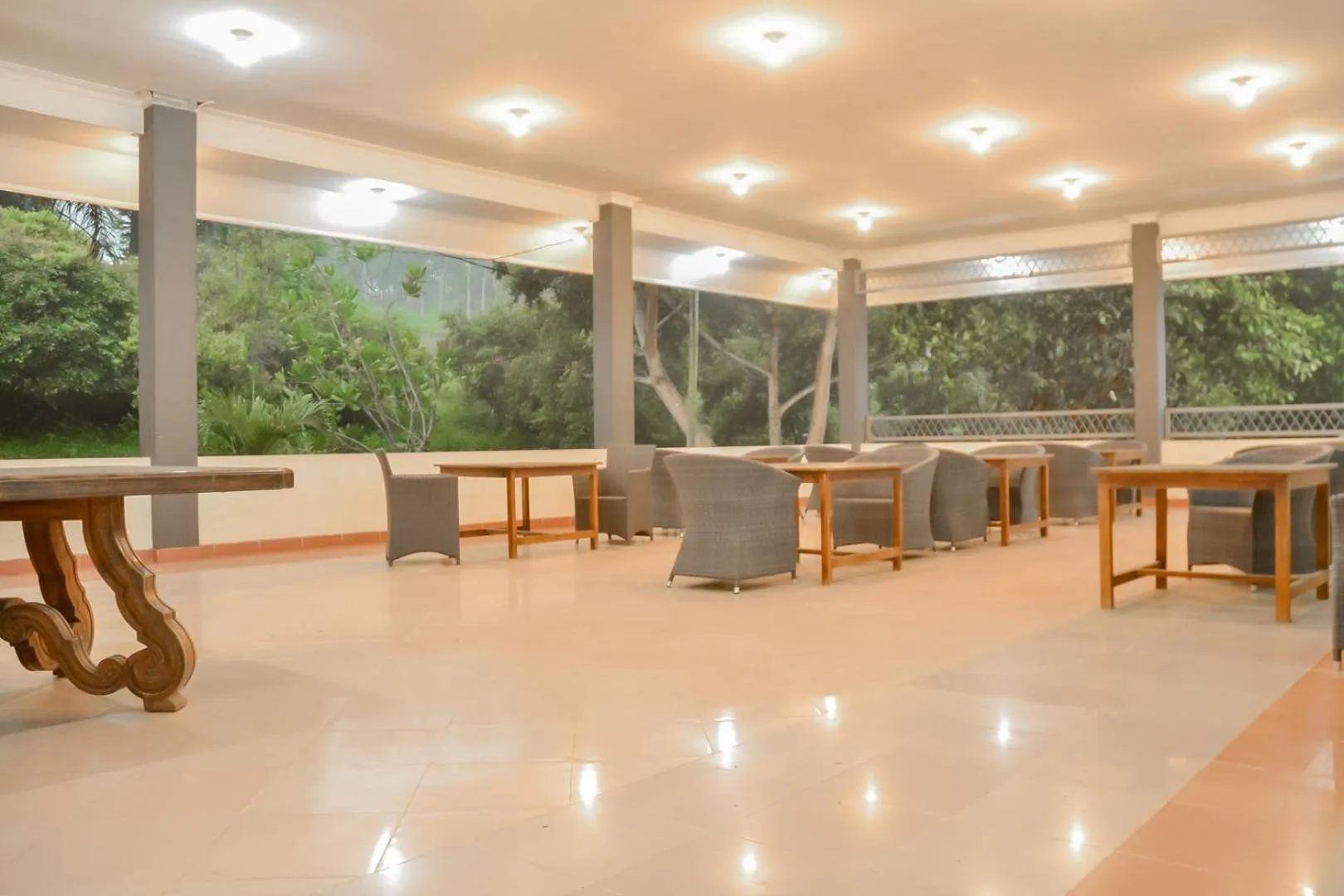 Restaurant/places to eat in Bumi Ciboled Mitra RedDoorz near Gerbang Tol Pamulihan