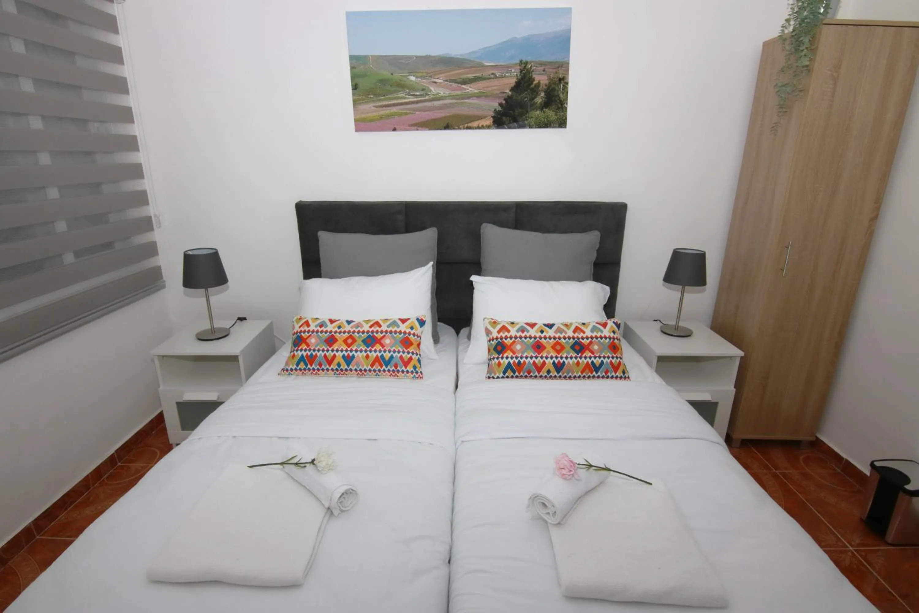 Bed in עדן במדבר - eden in desert