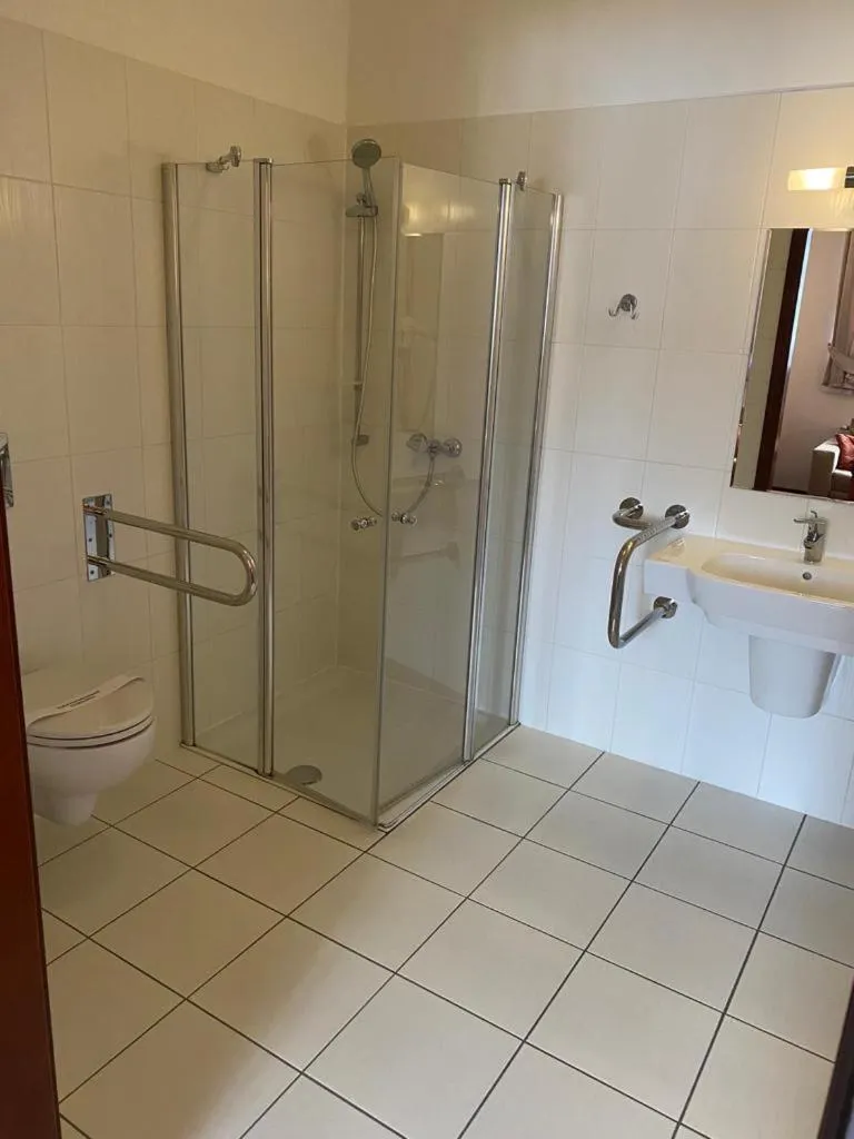 Shower in Willa Murka