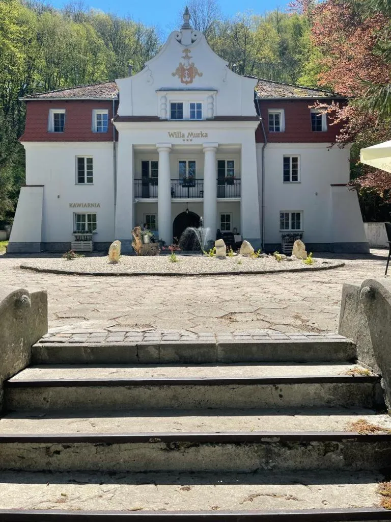 Property building in Willa Murka