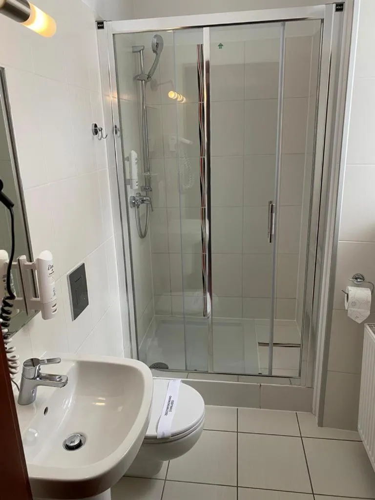 Shower in Willa Murka