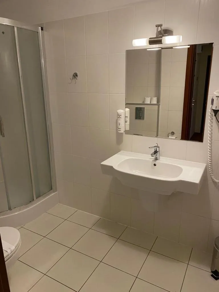 Shower in Willa Murka