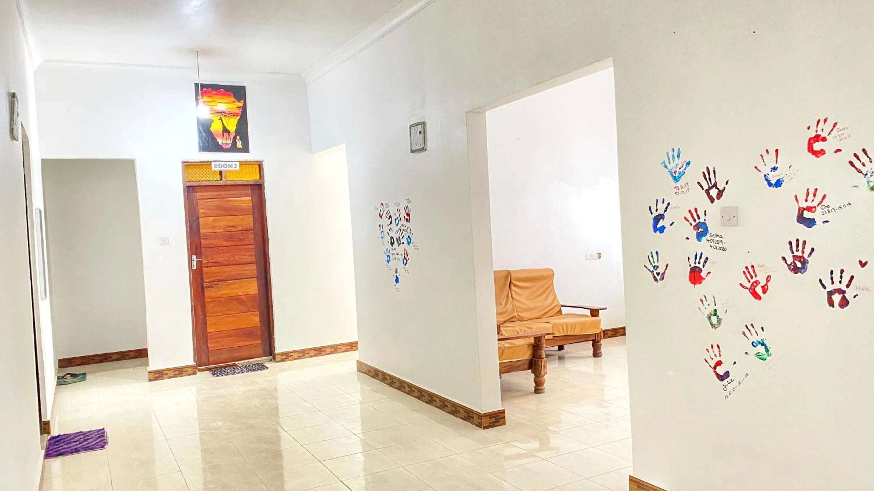 Communal lounge/ TV room in Savi House Nungwi