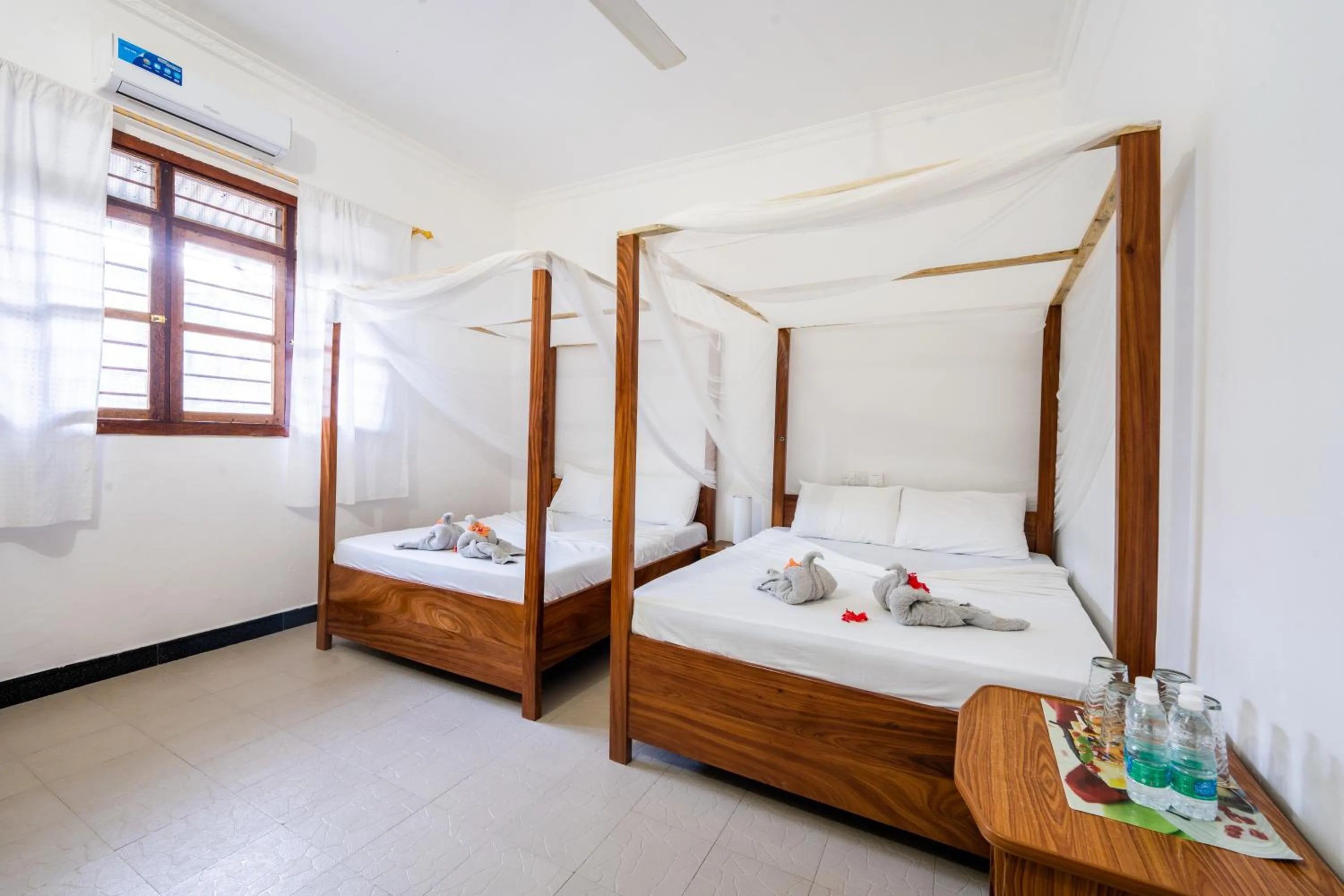 Bed in Savi House Nungwi