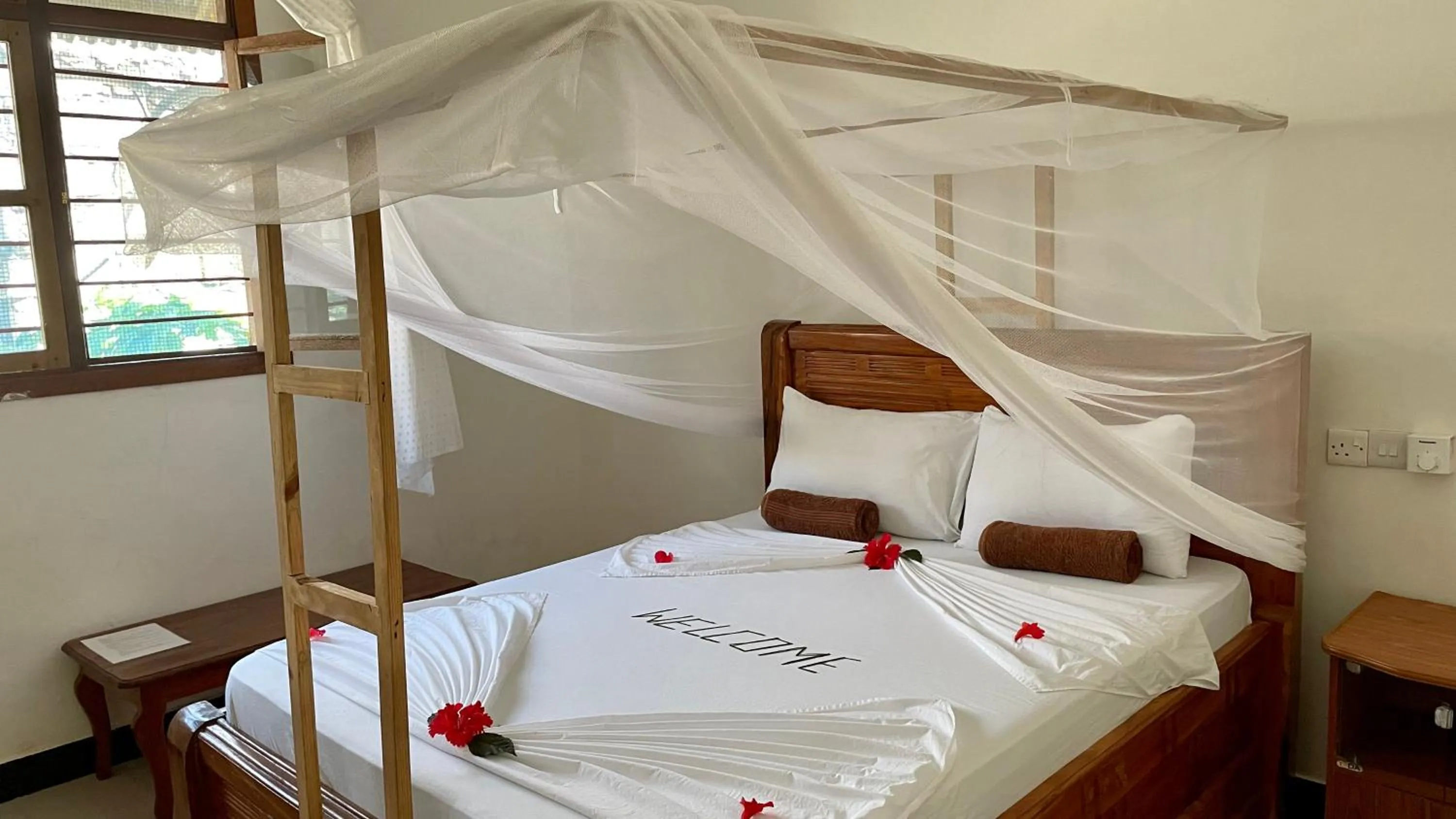 Bed in Savi House Nungwi