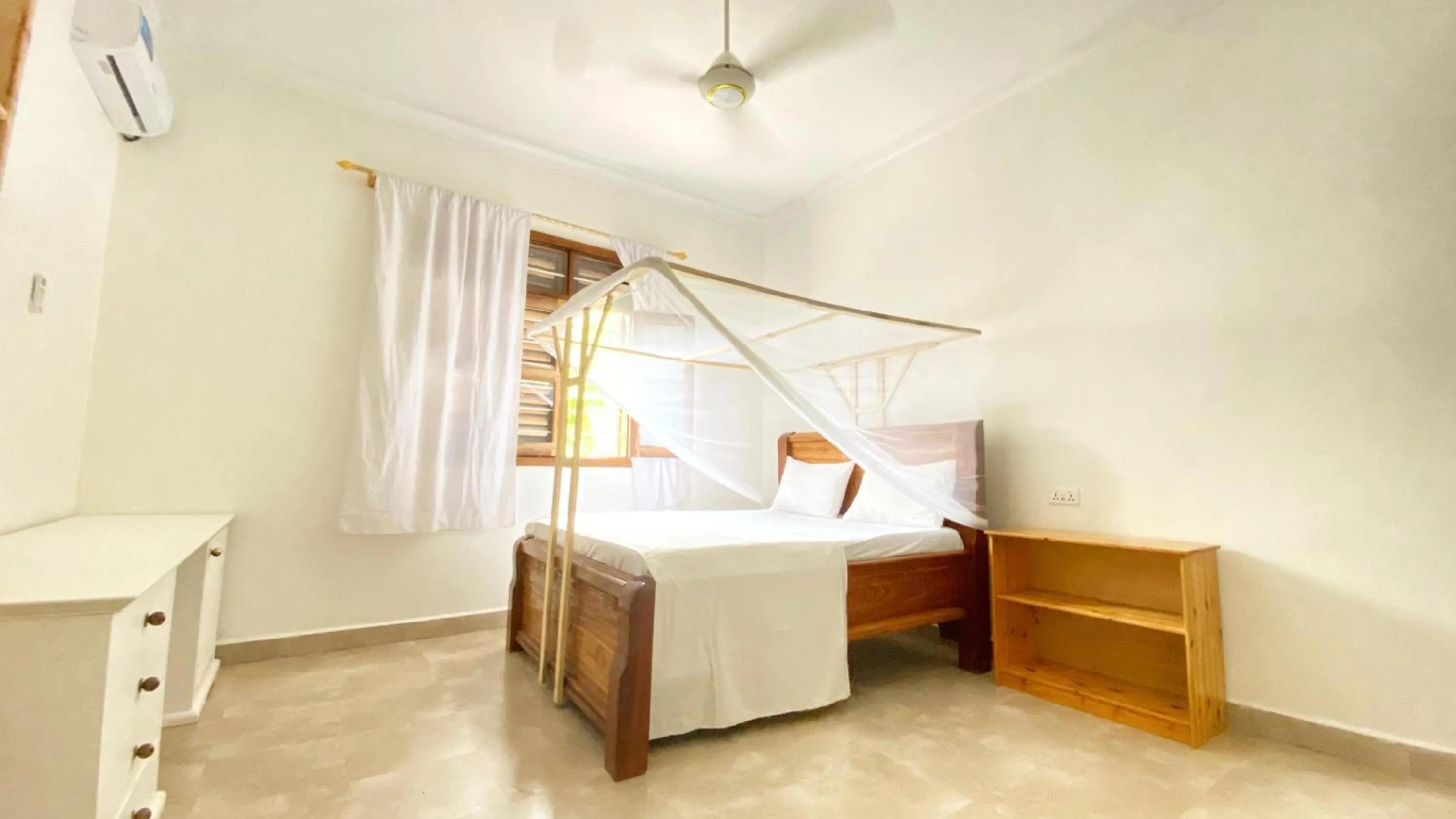 Bed in Savi House Nungwi