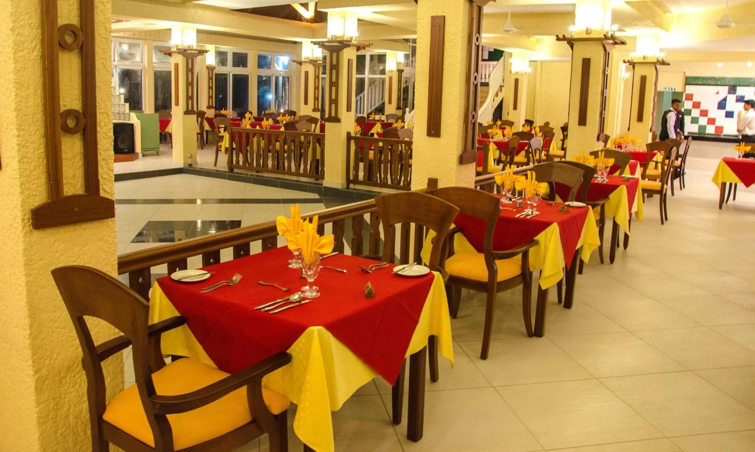Restaurant/places to eat in Silver Beach Hotel