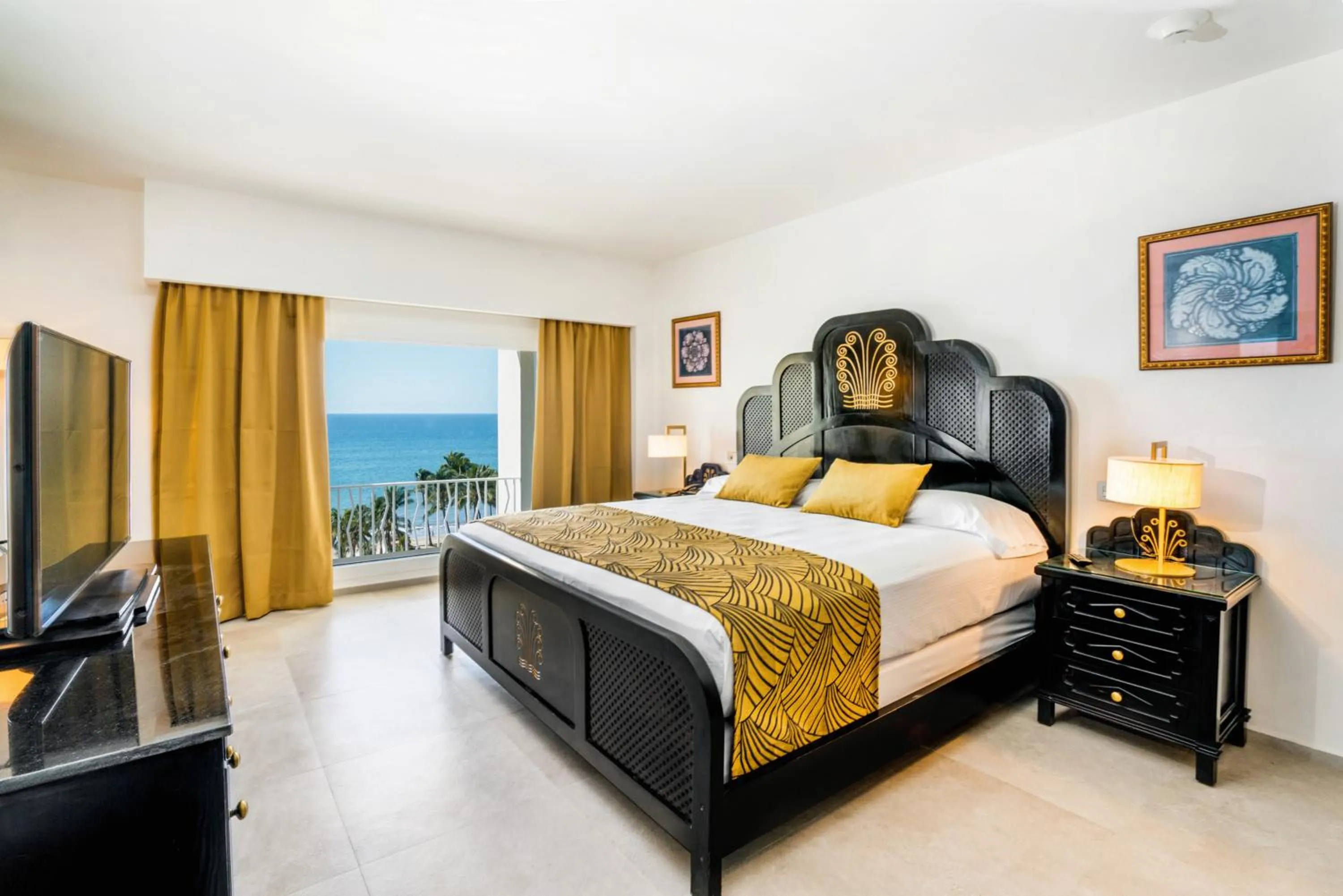 Bed in Riu Vallarta - All Inclusive