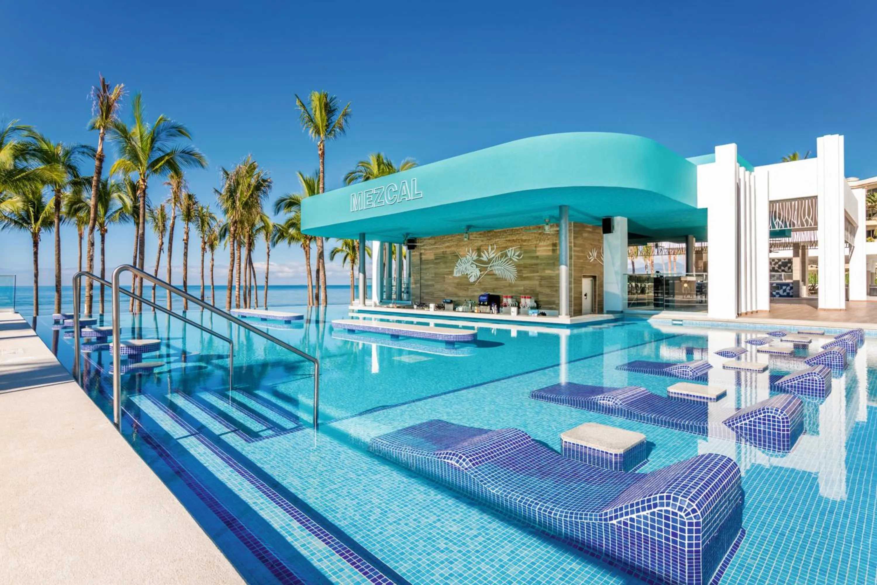 Swimming pool in Riu Vallarta - All Inclusive