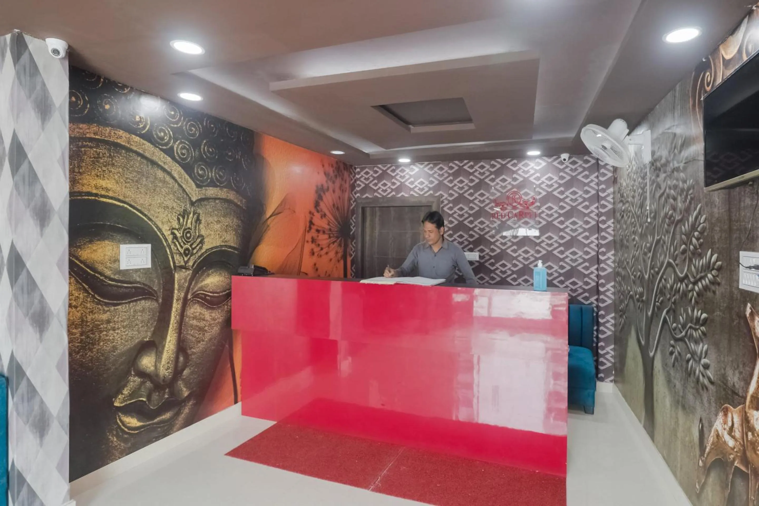 Lobby or reception in Hotel O by OYO R.K. INN