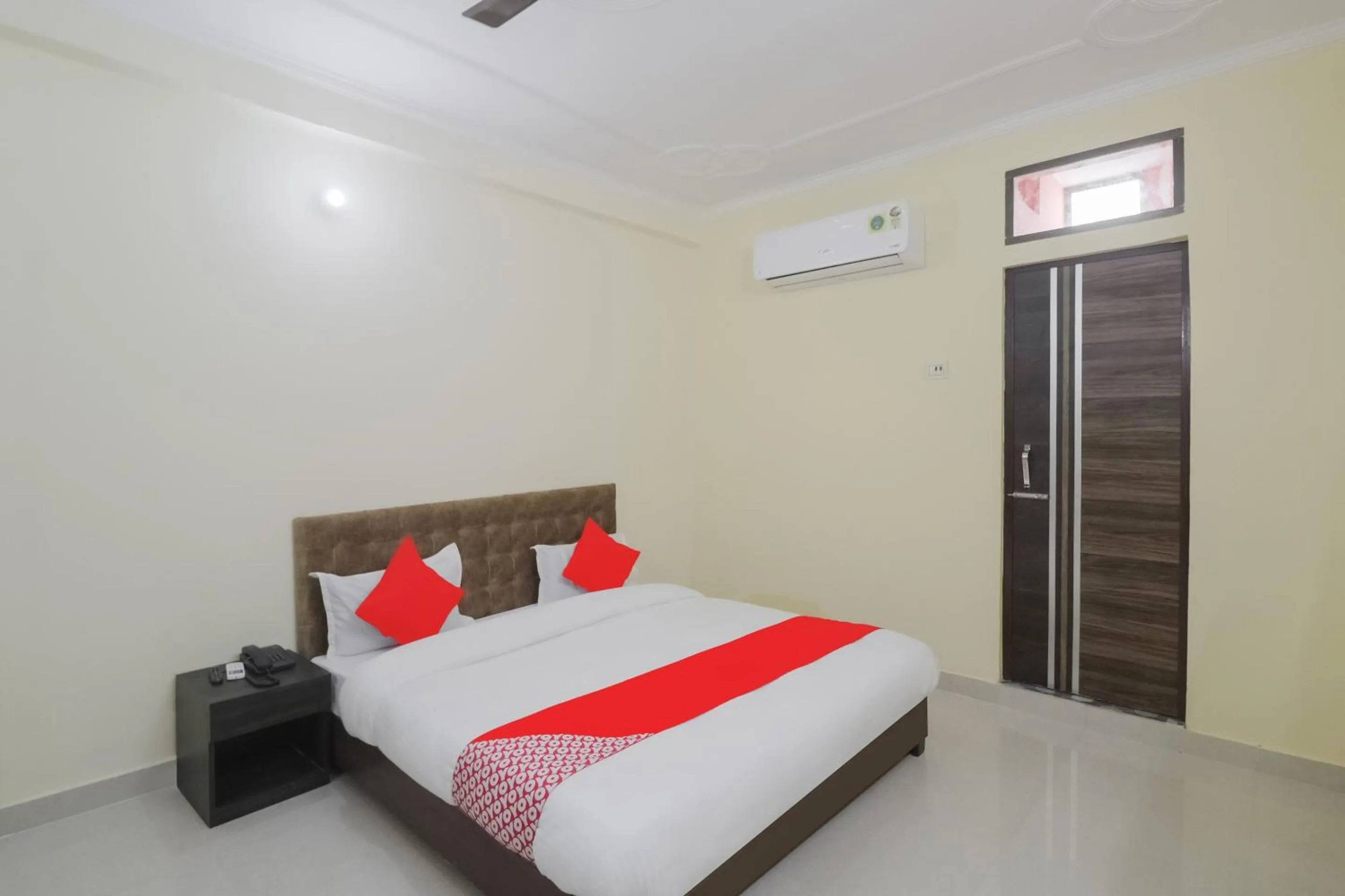 Bedroom, Bed in Hotel O by OYO R.K. INN