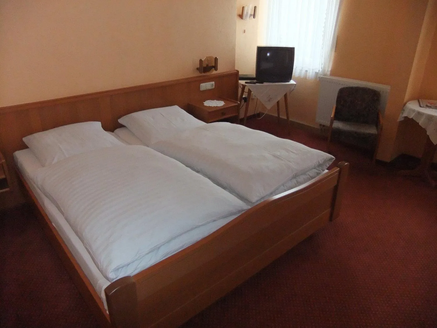 Photo of the whole room, Bed in Gasthof Rotes Roß