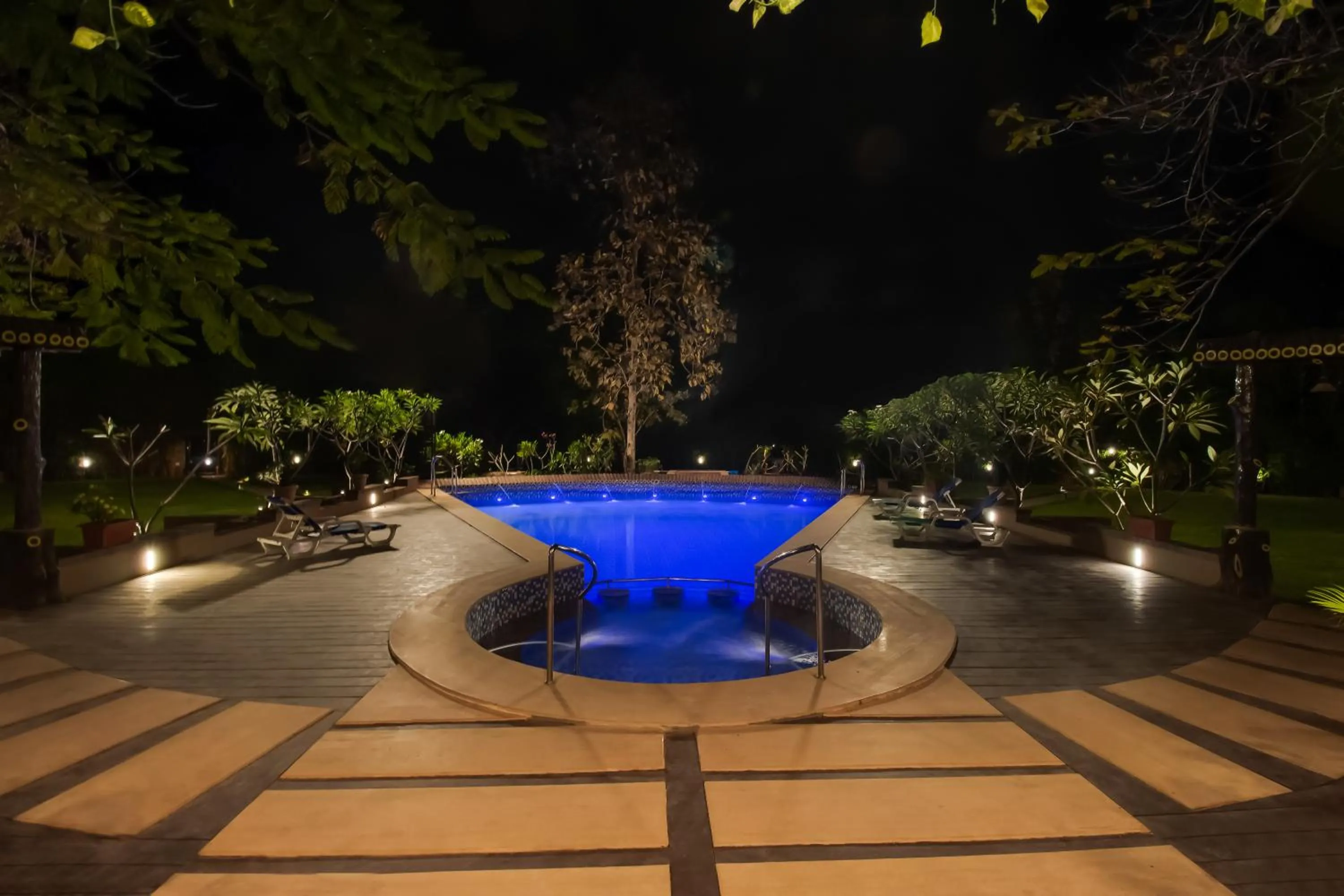 Swimming pool in Club Mahindra Netrang