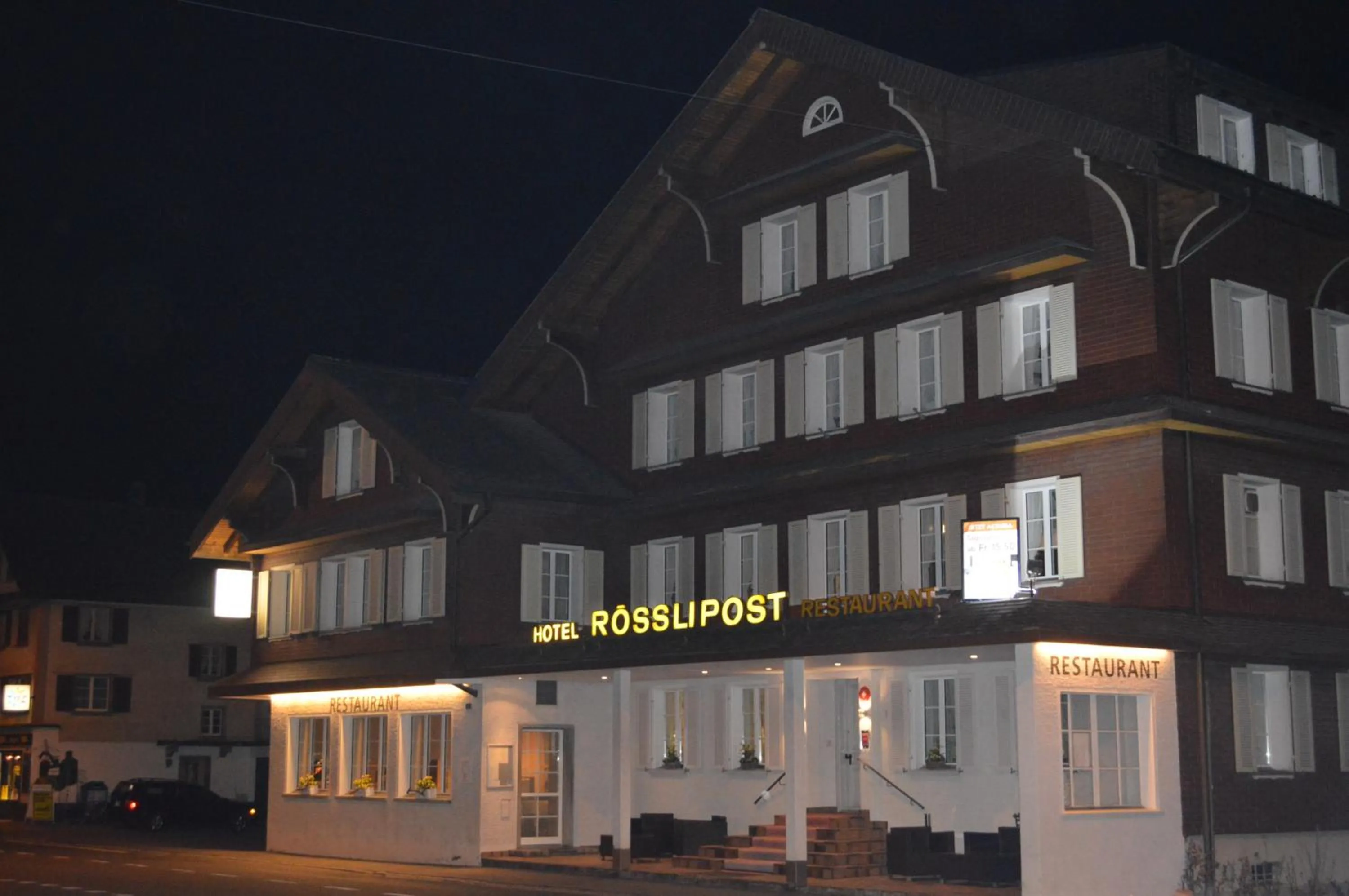 Facade/entrance in Hotel Garni Rösslipost