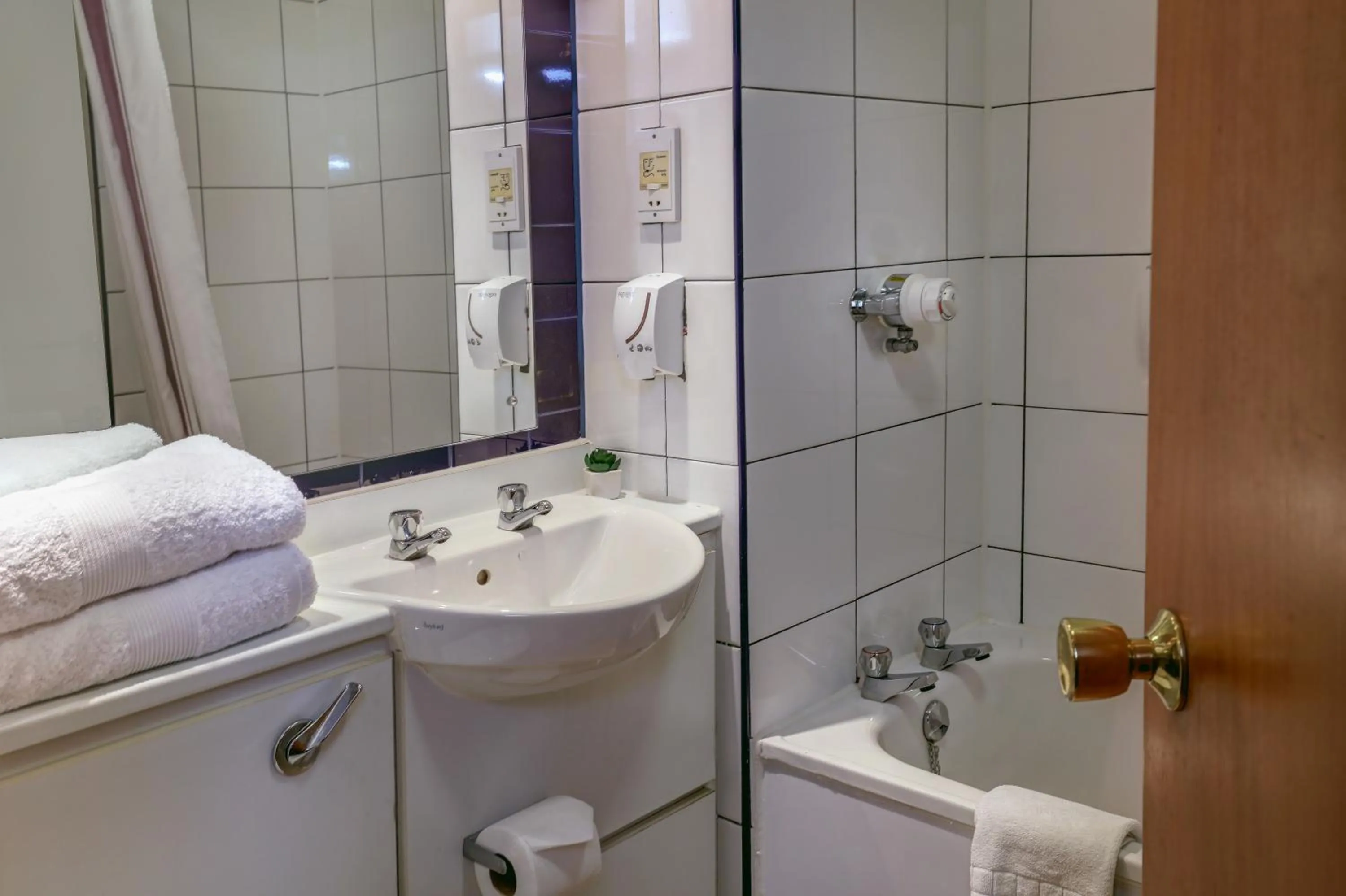 Bathroom in Casa Mere Manchester Airport, Knutsford, Sure Collection by Best Western