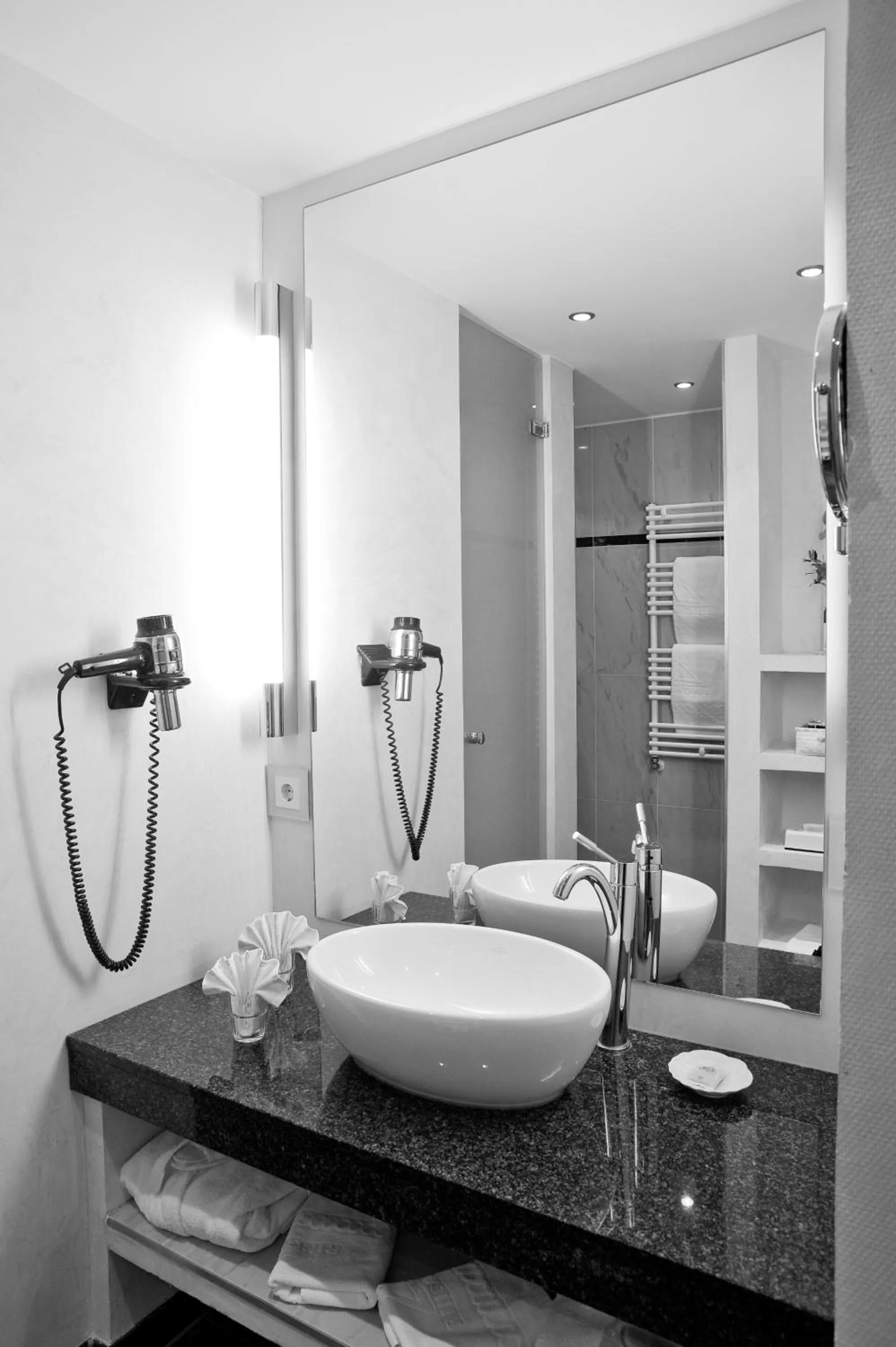 Bathroom in Zum Roten Bären