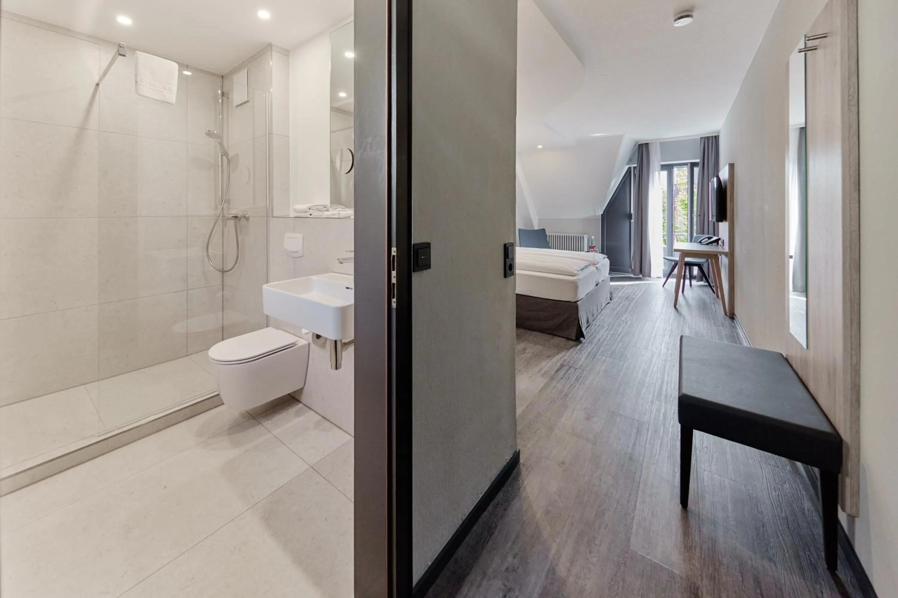 Photo of the whole room, Bed in Zum Roten Bären