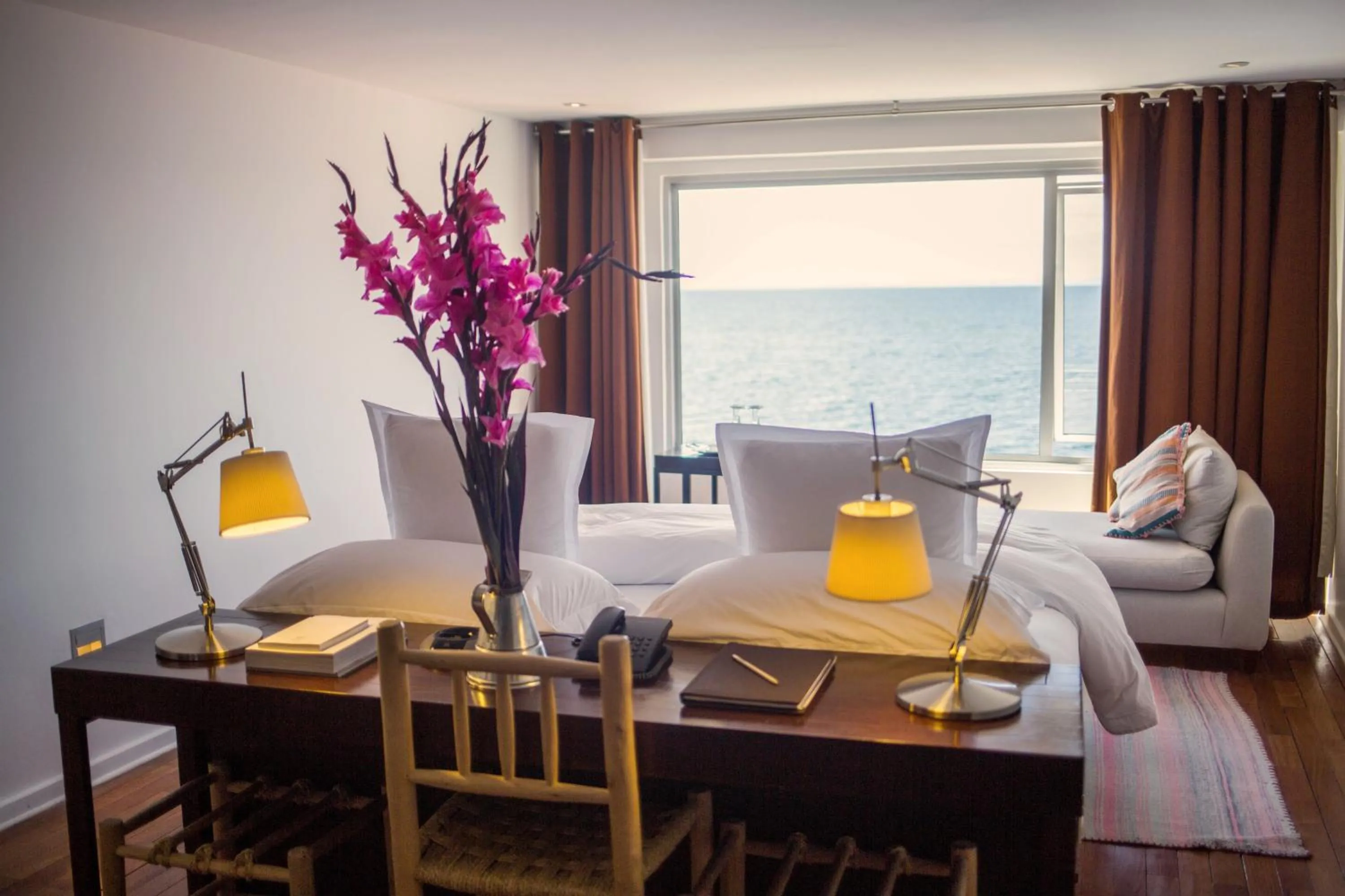 Photo of the whole room in Titilaka by Andean