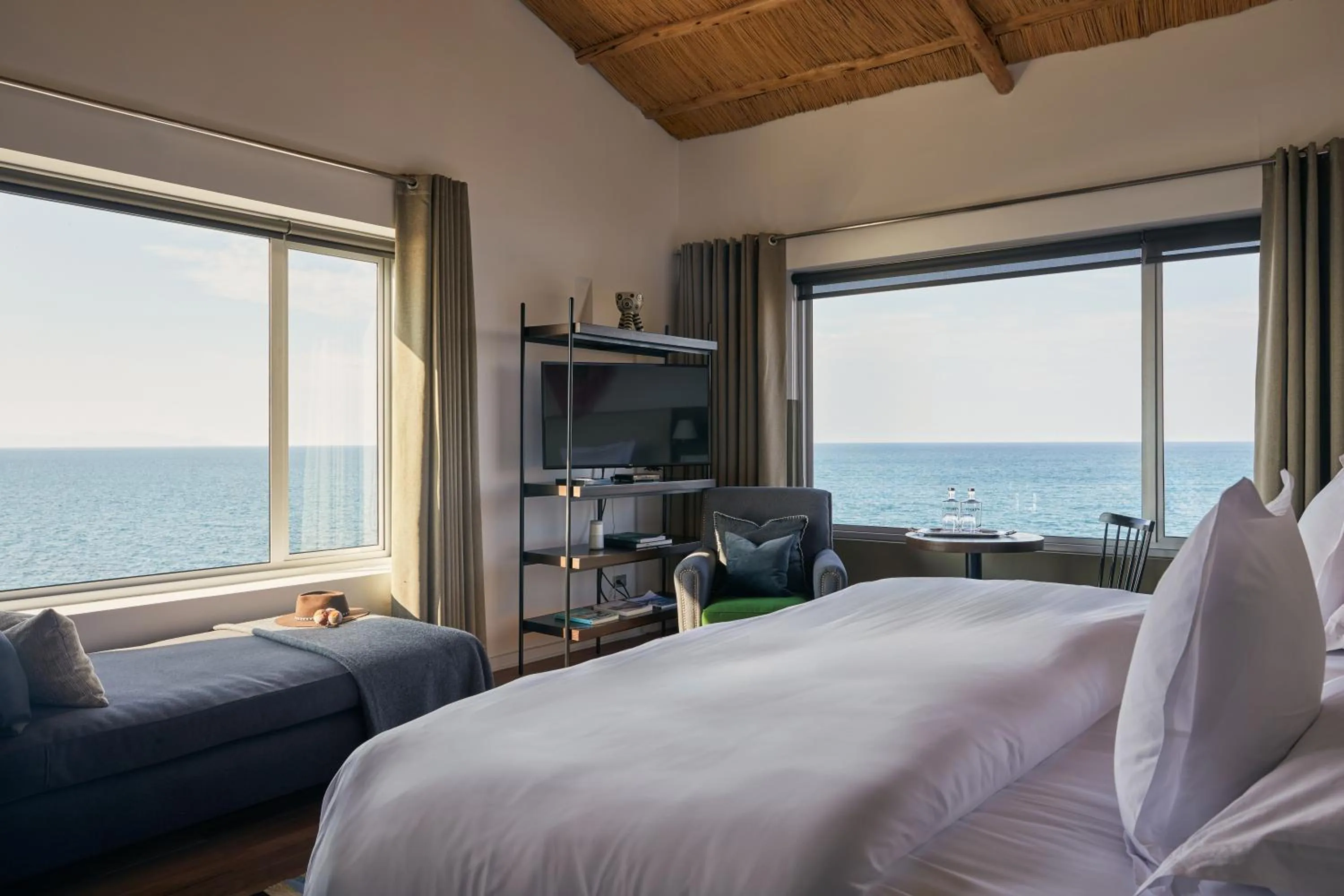 Bed in Titilaka by Andean