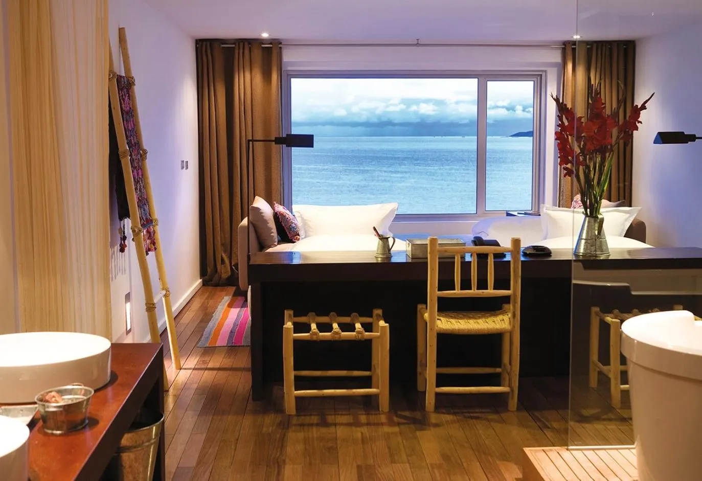 Bed in Titilaka by Andean