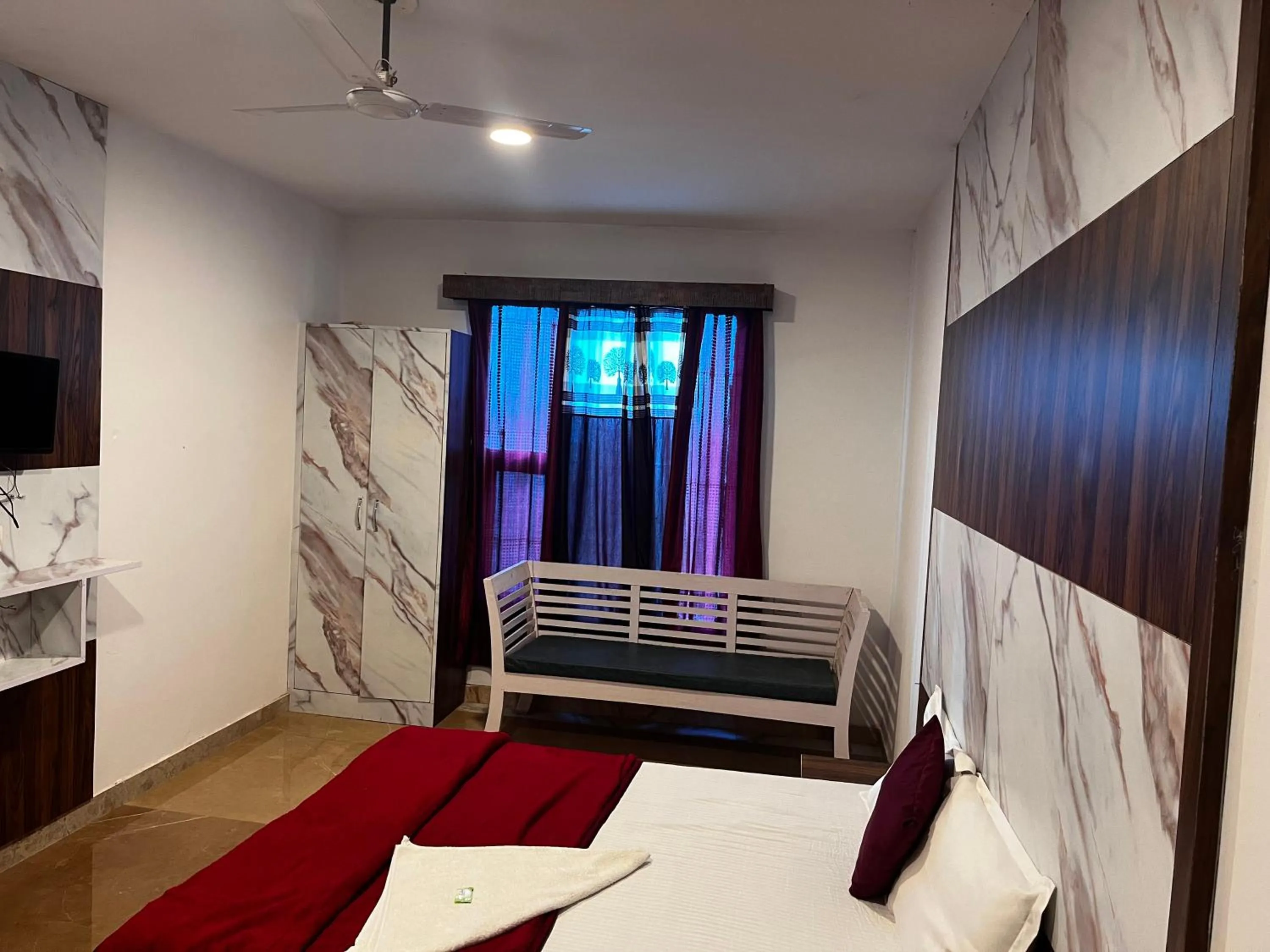 Photo of the whole room, Bed in Hotel Green