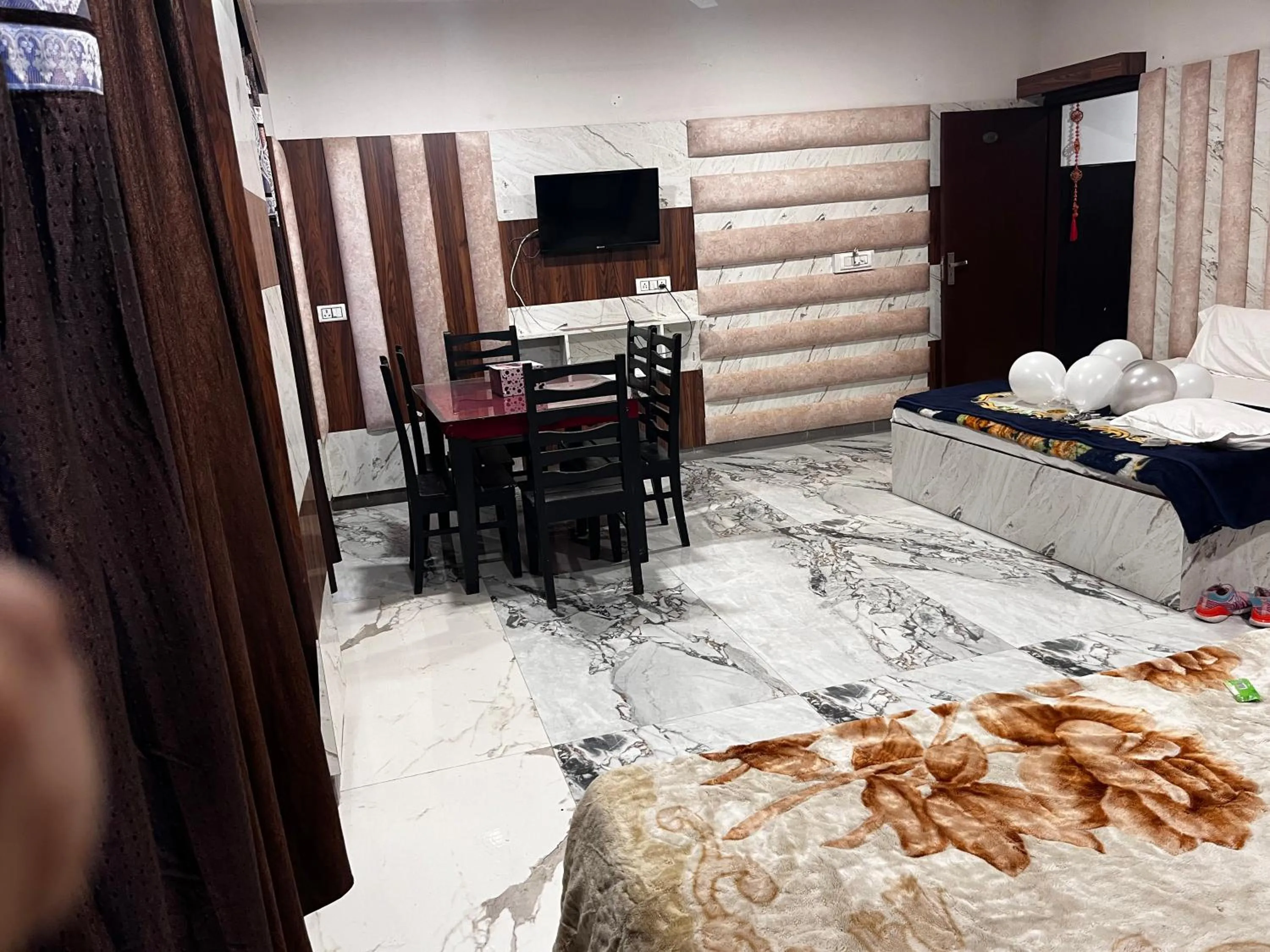 Photo of the whole room, Bed in Hotel Green