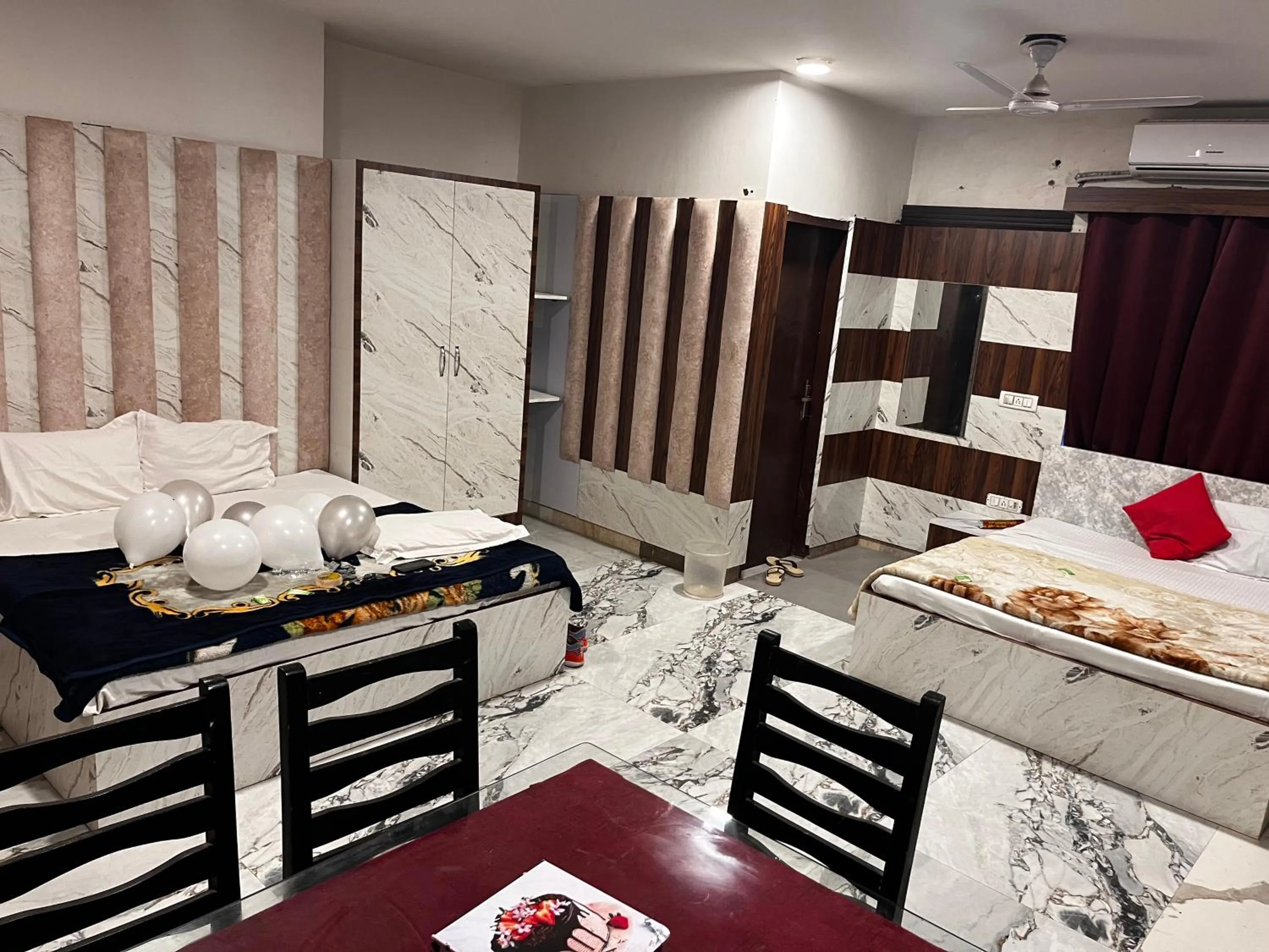 Photo of the whole room, Bed in Hotel Green