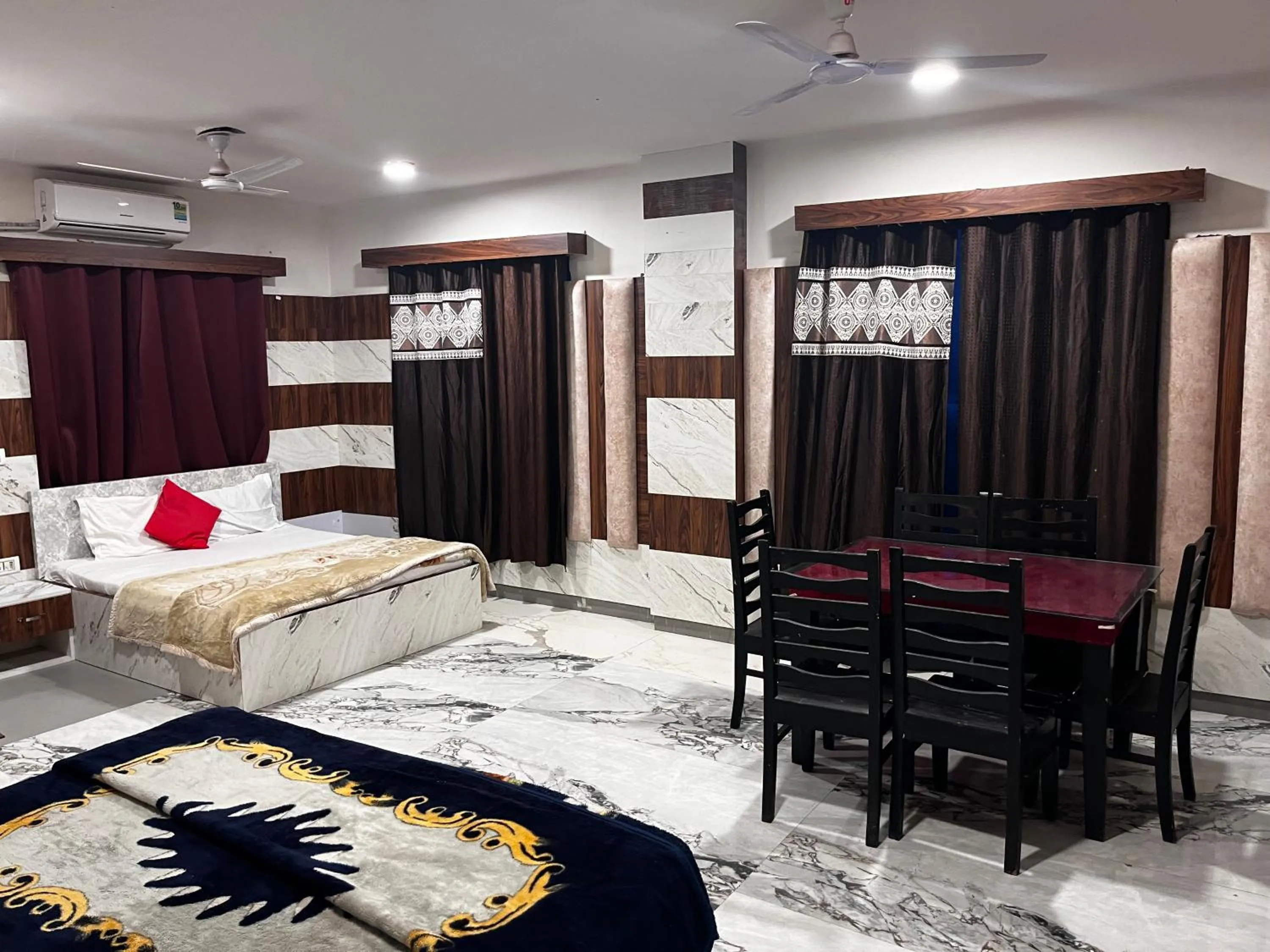 Photo of the whole room, Bed in Hotel Green