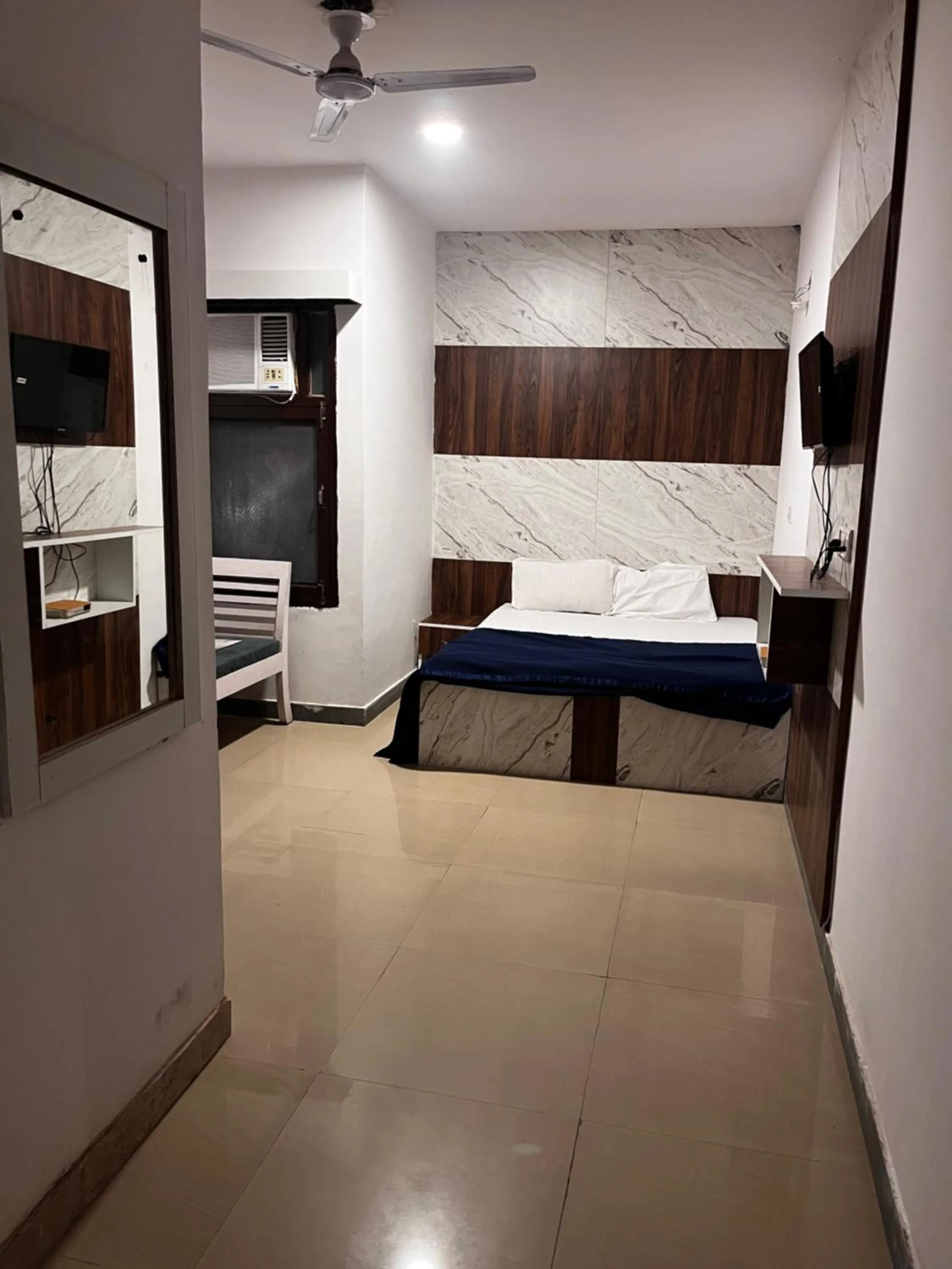 Photo of the whole room, Bed in Hotel Green